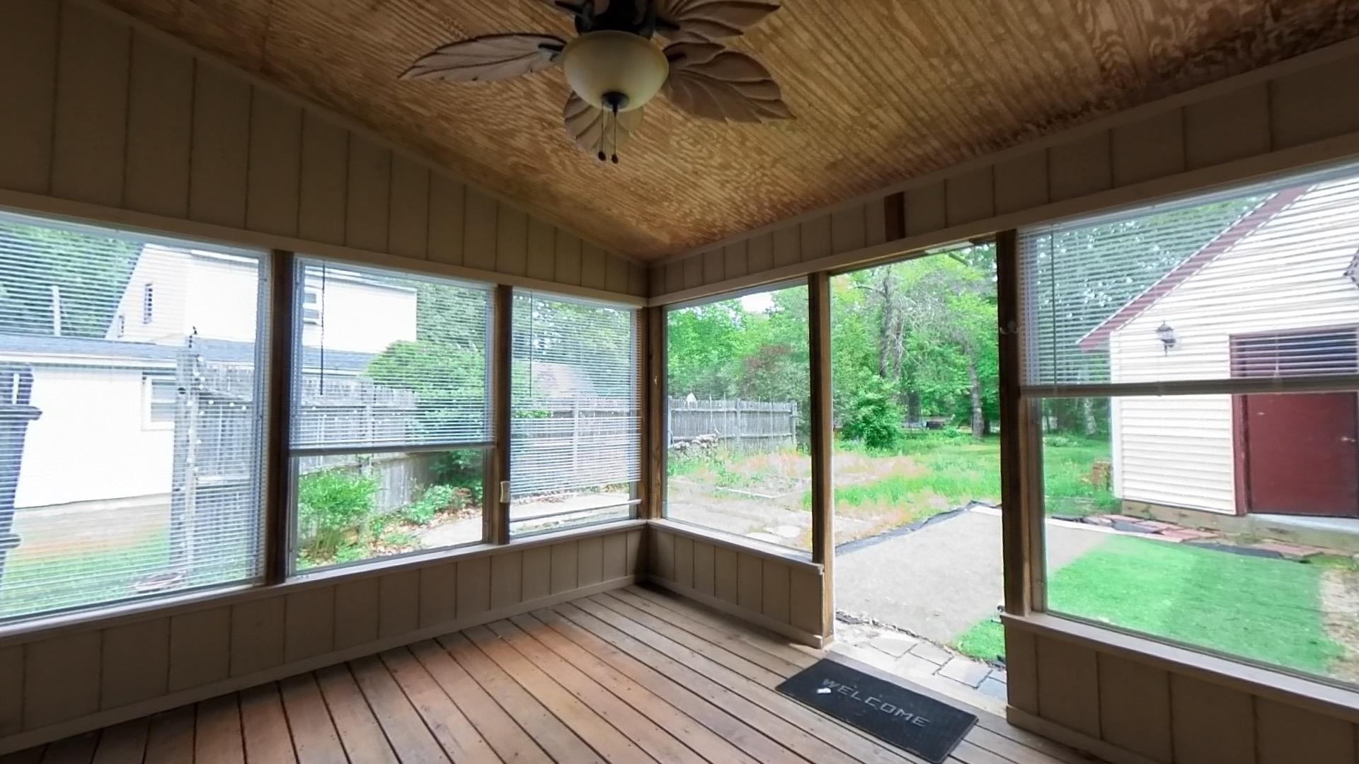 33 Coopers Grove Rd, Kingston, NH 03848