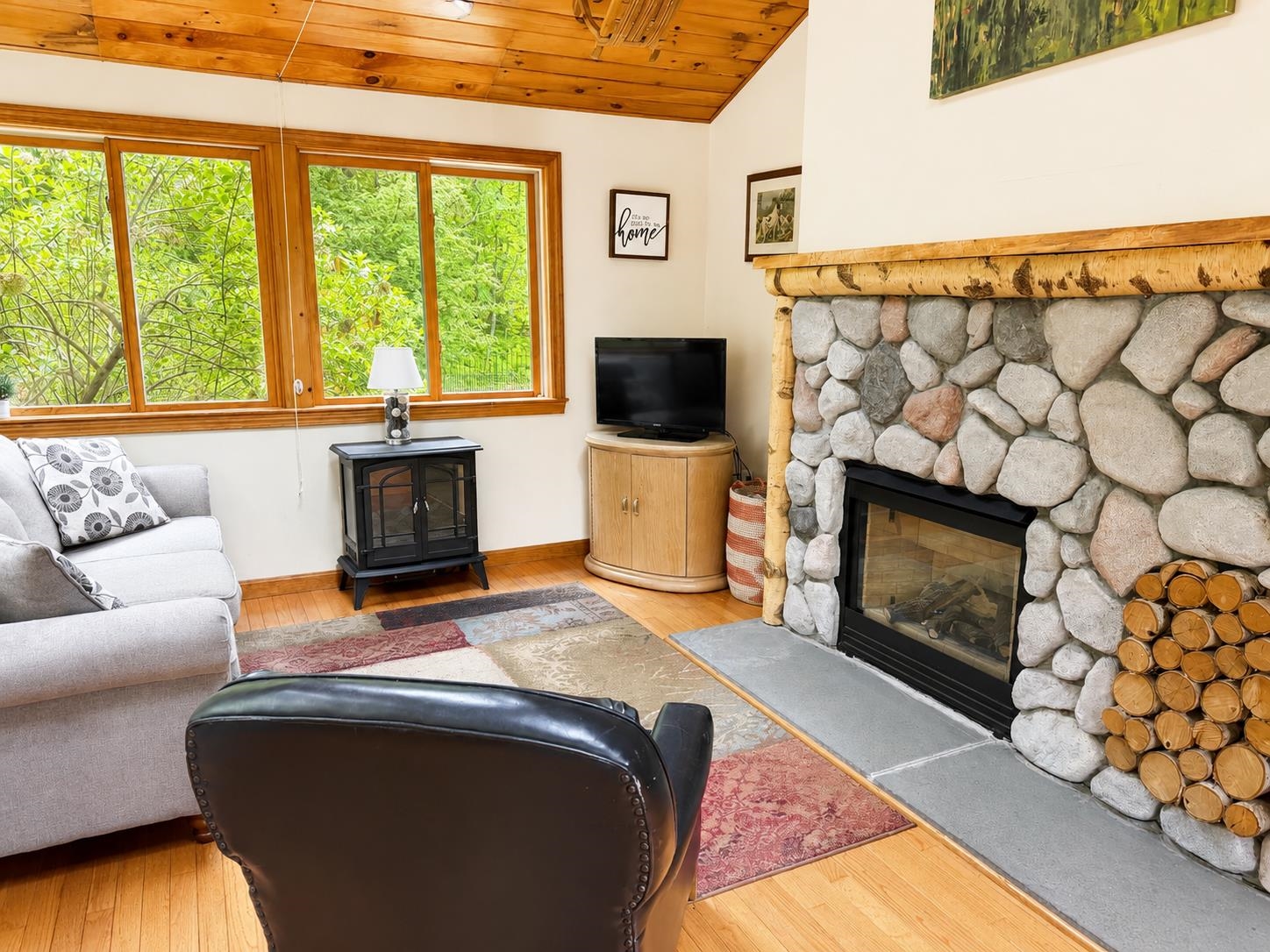 30 Chipmunk Cir, Gilford, NH 03249
