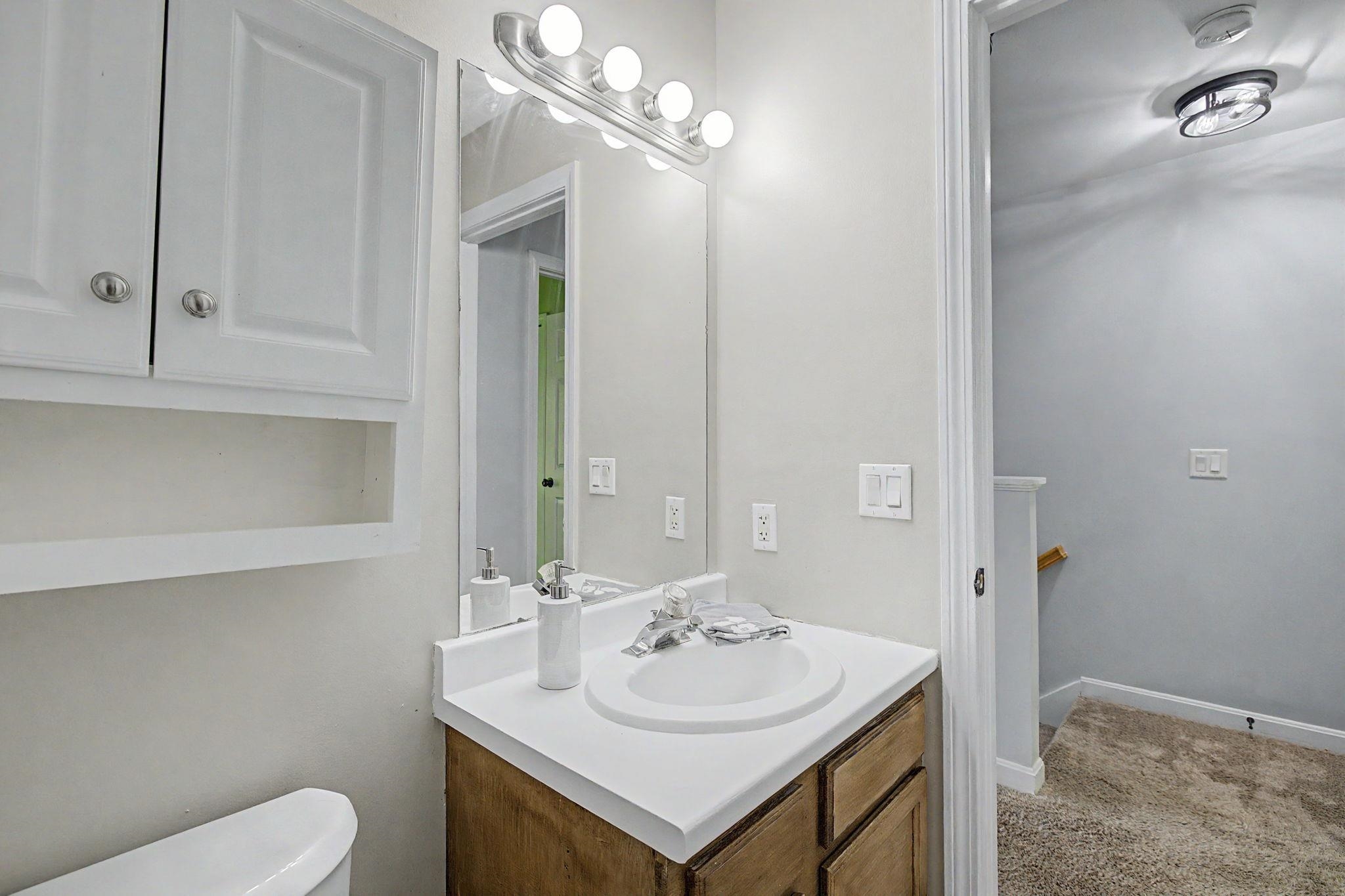 1029 S Mammoth Rd, Manchester, NH 03109