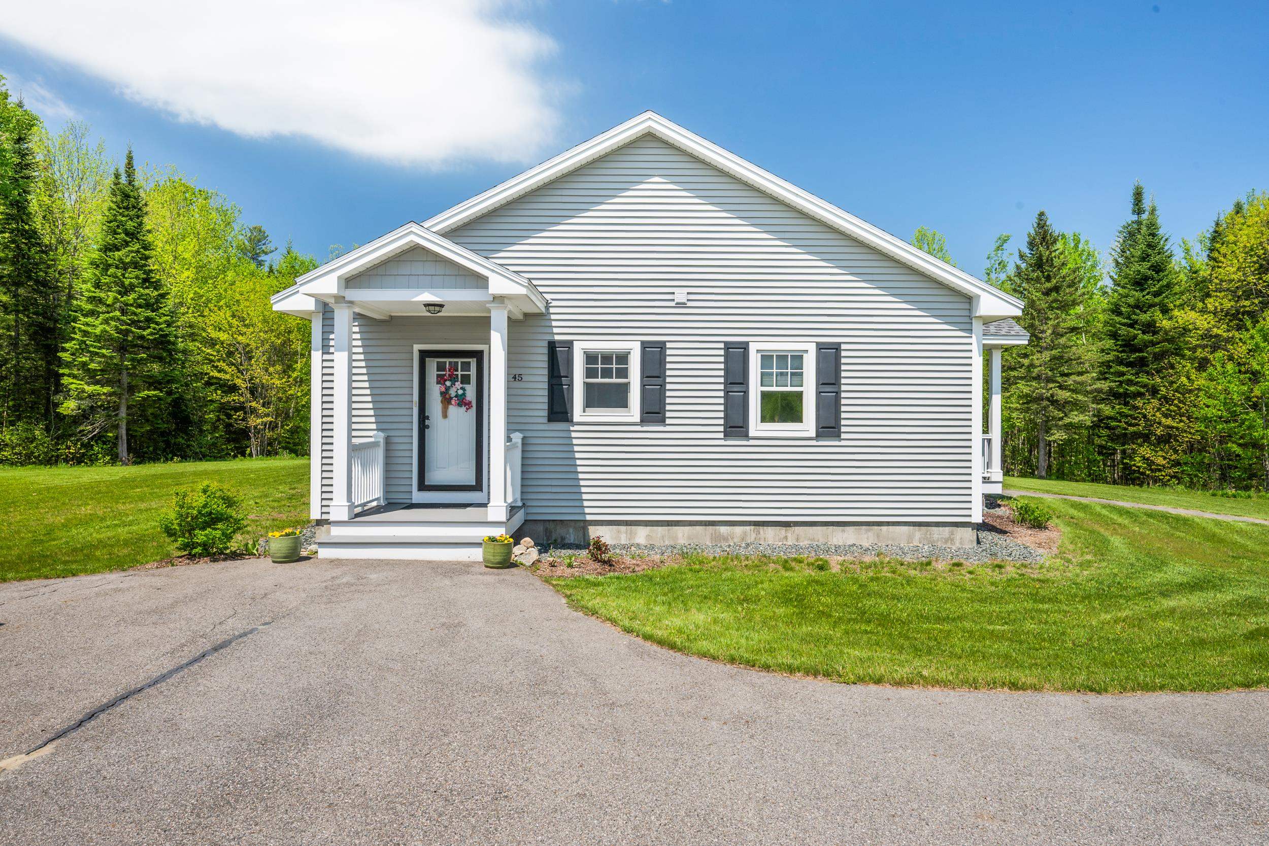 45 Northwoods Dr, Whitefield, NH 03598