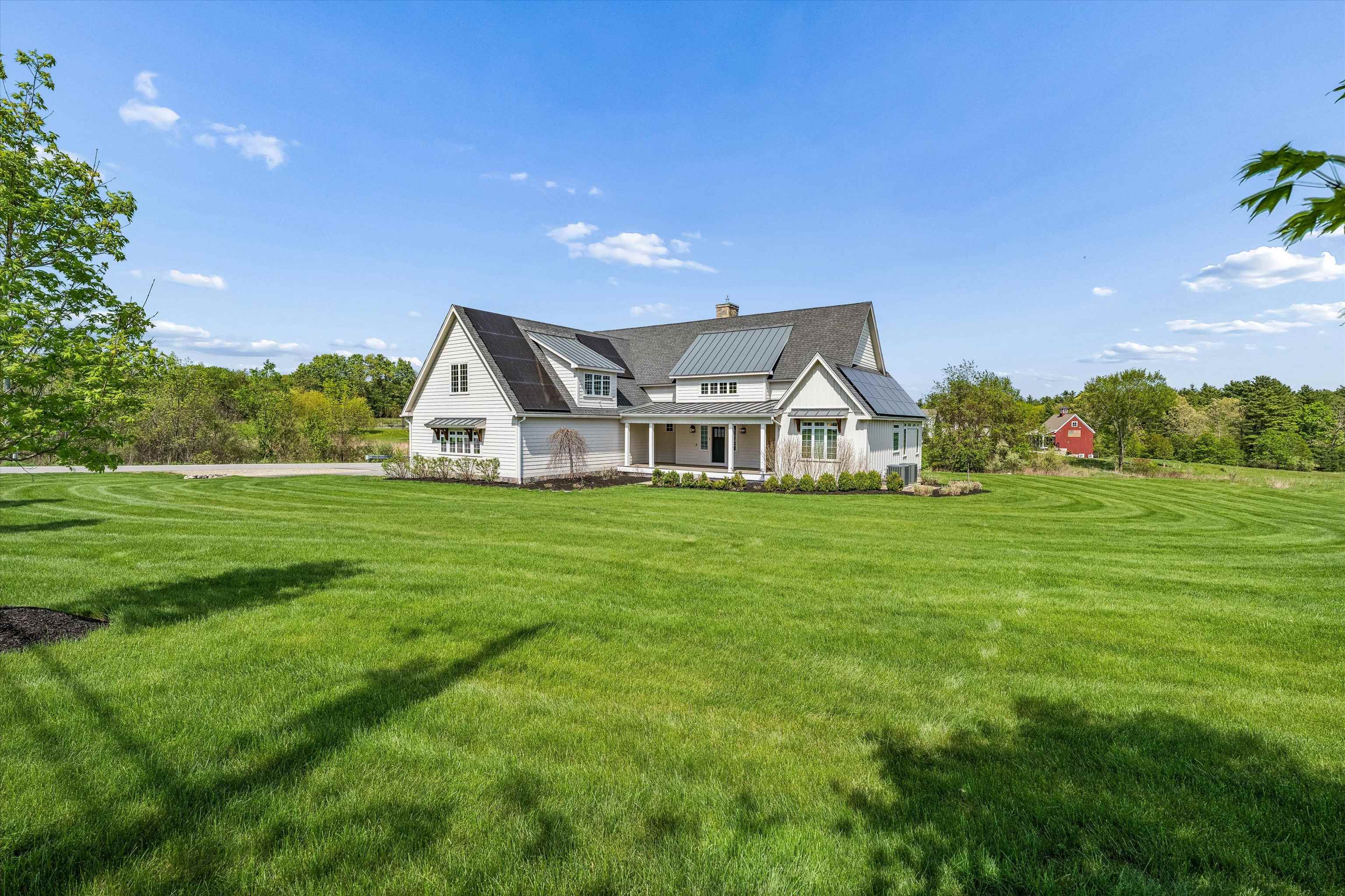 1 Cobtail Way, Bedford, NH 03110