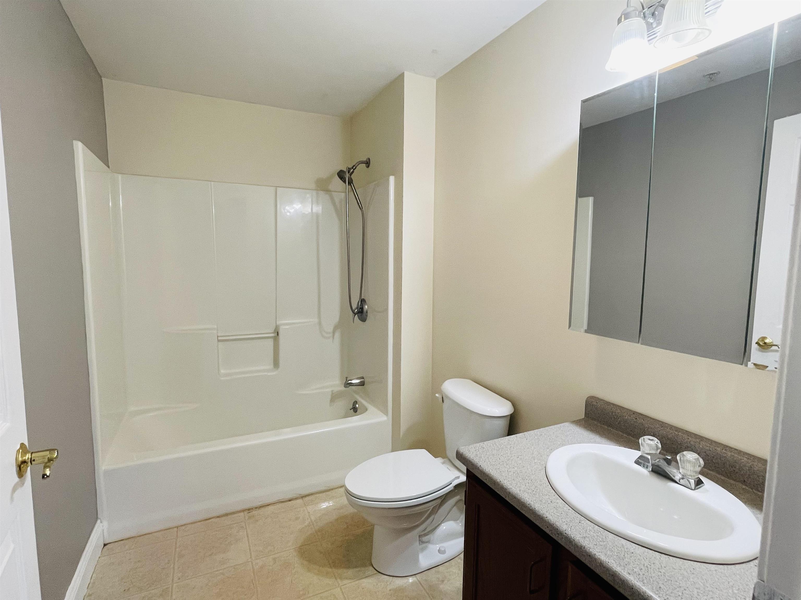 40 Eastern Ave, Manchester, NH 03104