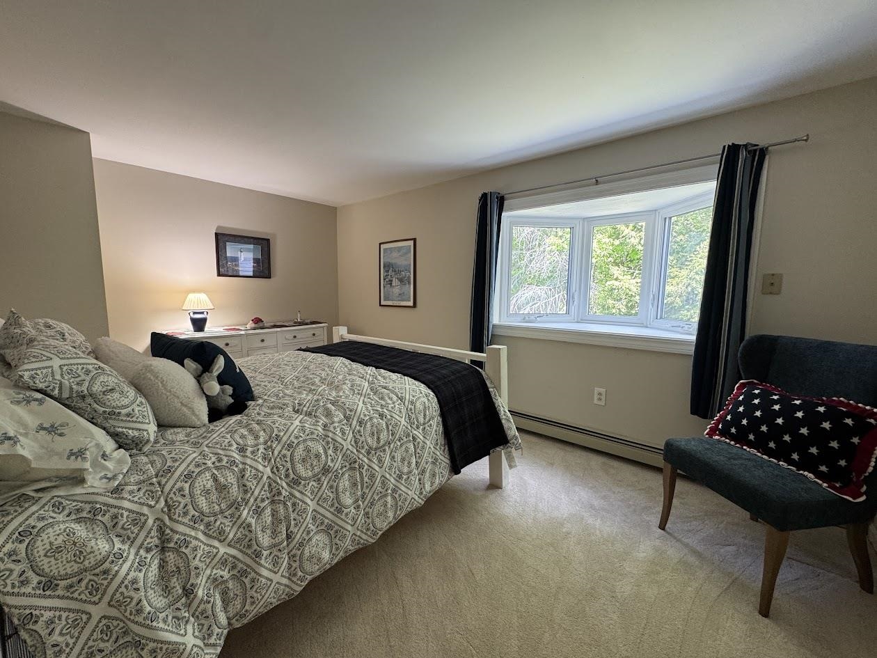 40 Collins Landing Rd, Weare, NH 03281