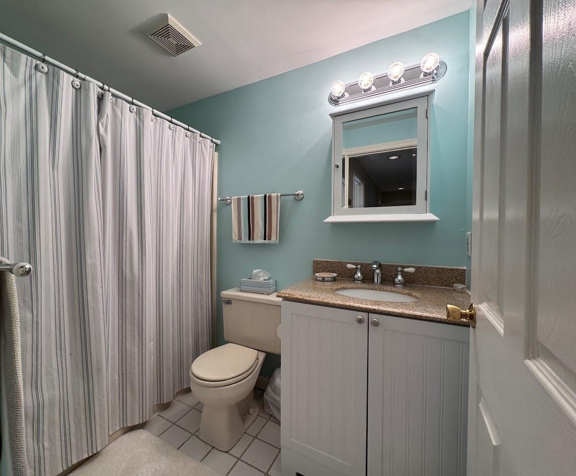 40 Collins Landing Rd, Weare, NH 03281