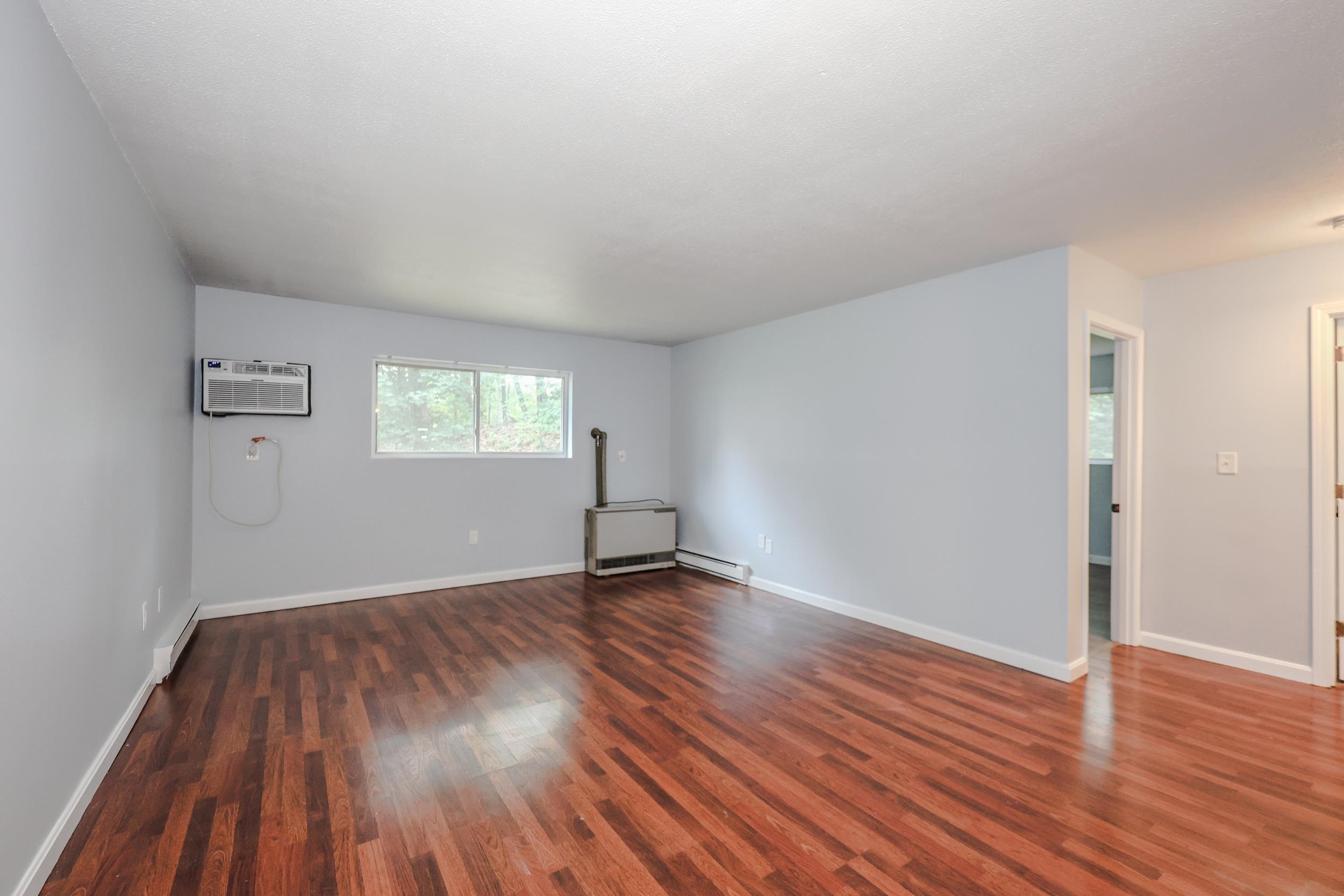 152 L Capitol Hill Dr, Londonderry, NH 03053