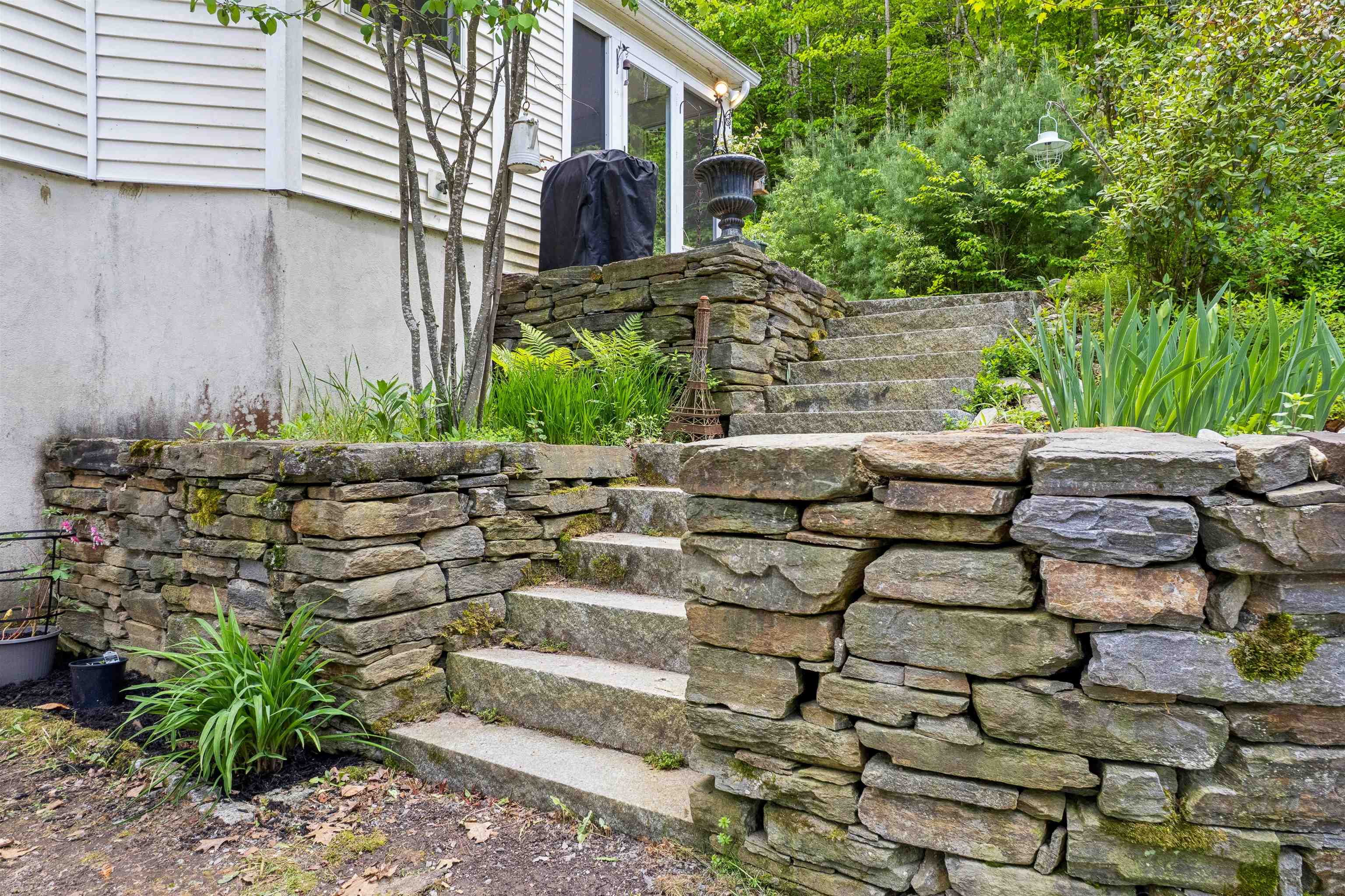 96 Sawyer Brook Rd, Orford, NH 03777