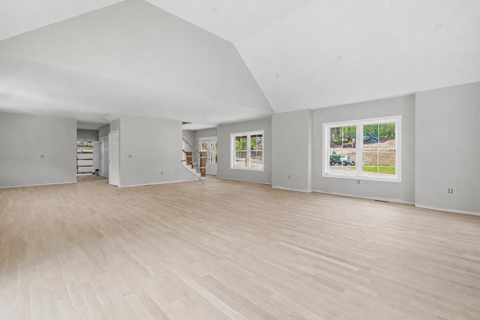 42 Canterbury Rd, Pelham, NH 03076