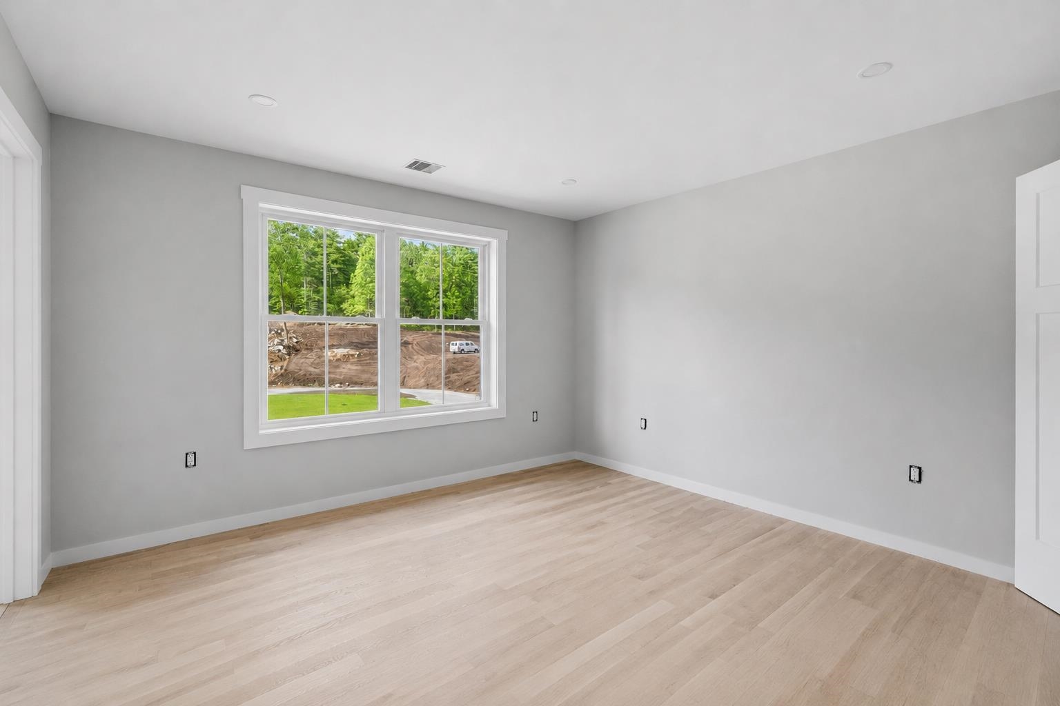42 Canterbury Rd, Pelham, NH 03076