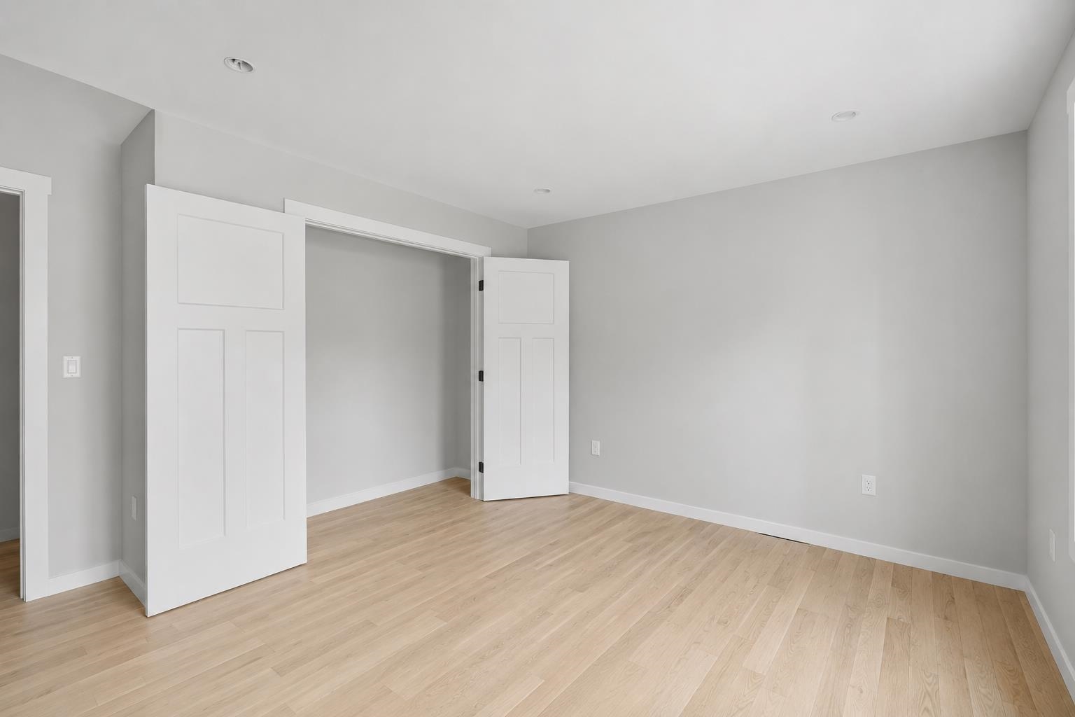 42 Canterbury Rd, Pelham, NH 03076