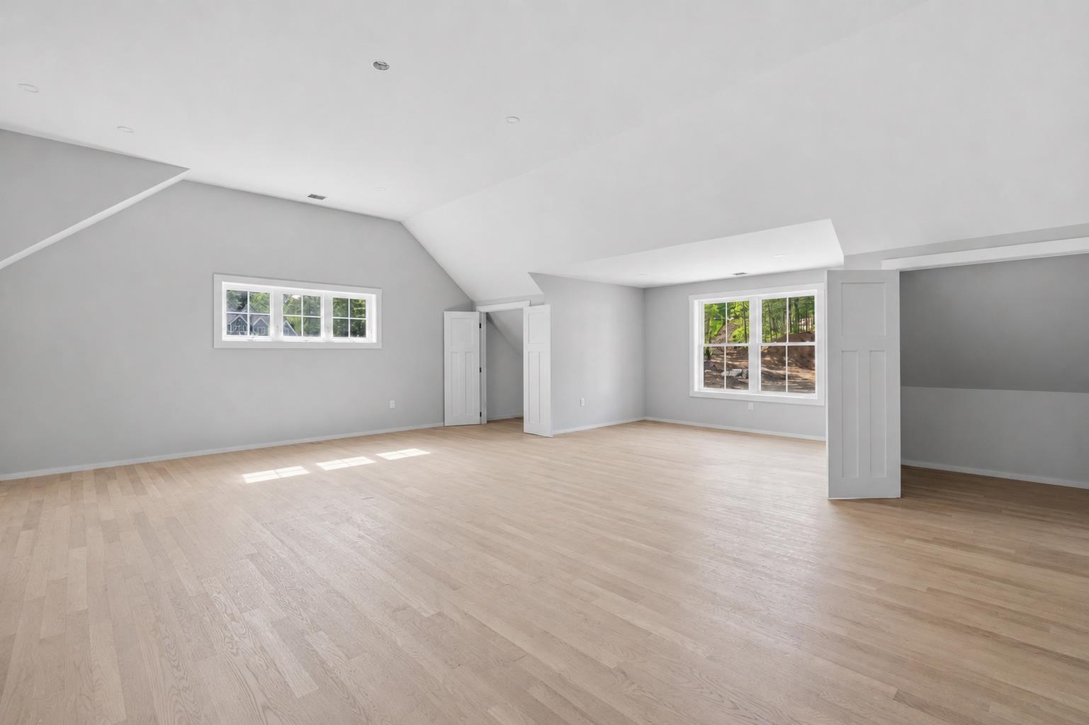 42 Canterbury Rd, Pelham, NH 03076