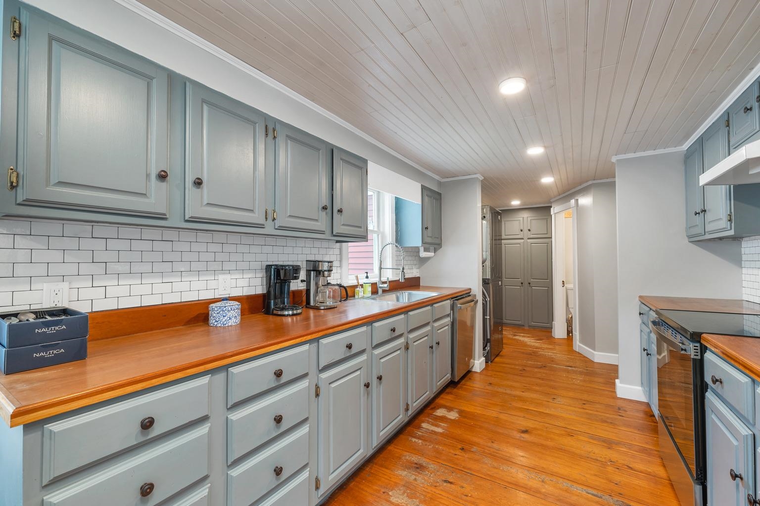 396 Governor Wentworth Hw, Tuftonboro, NH 03853