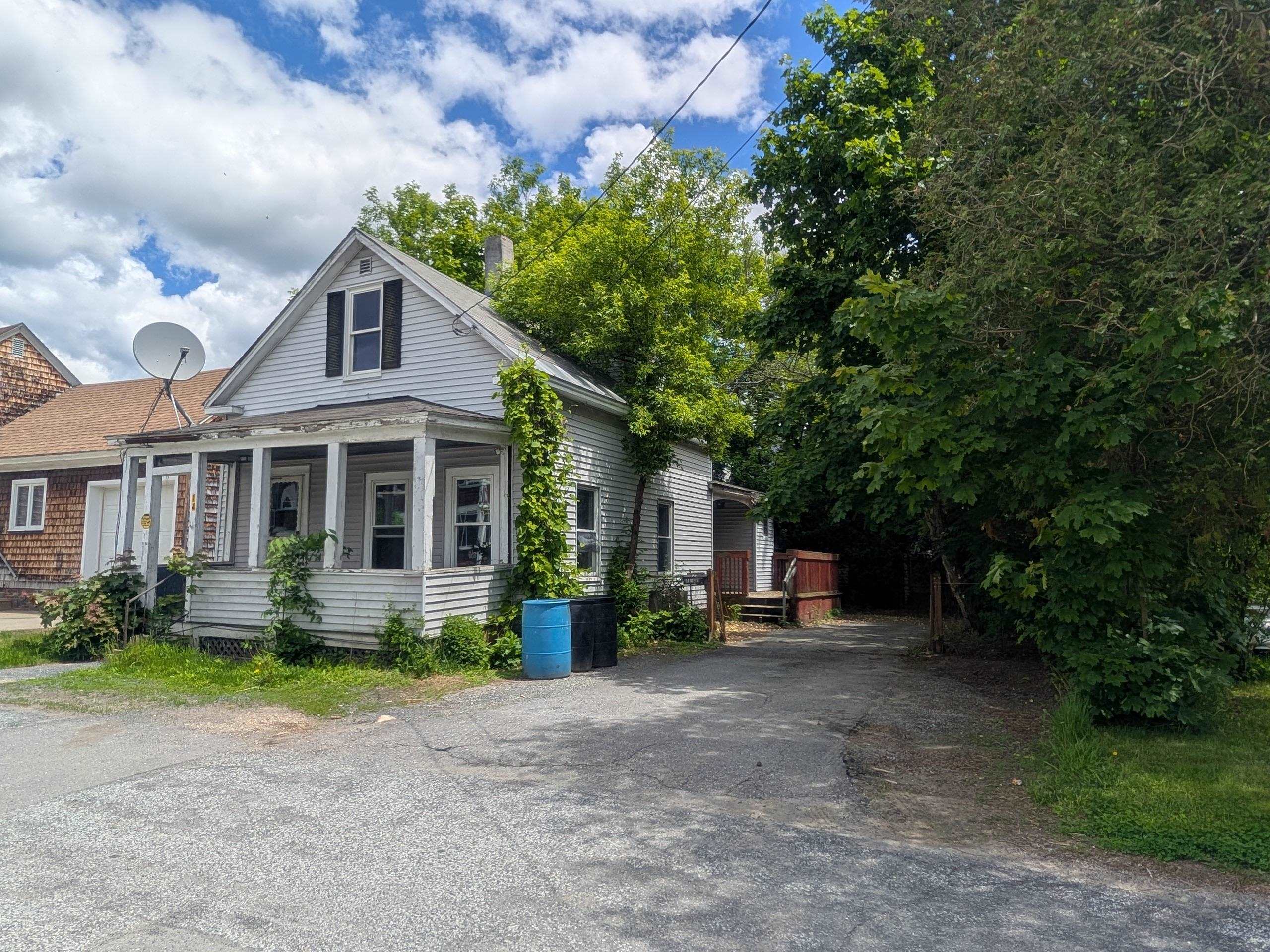 14 Fern St, Claremont, NH 03743