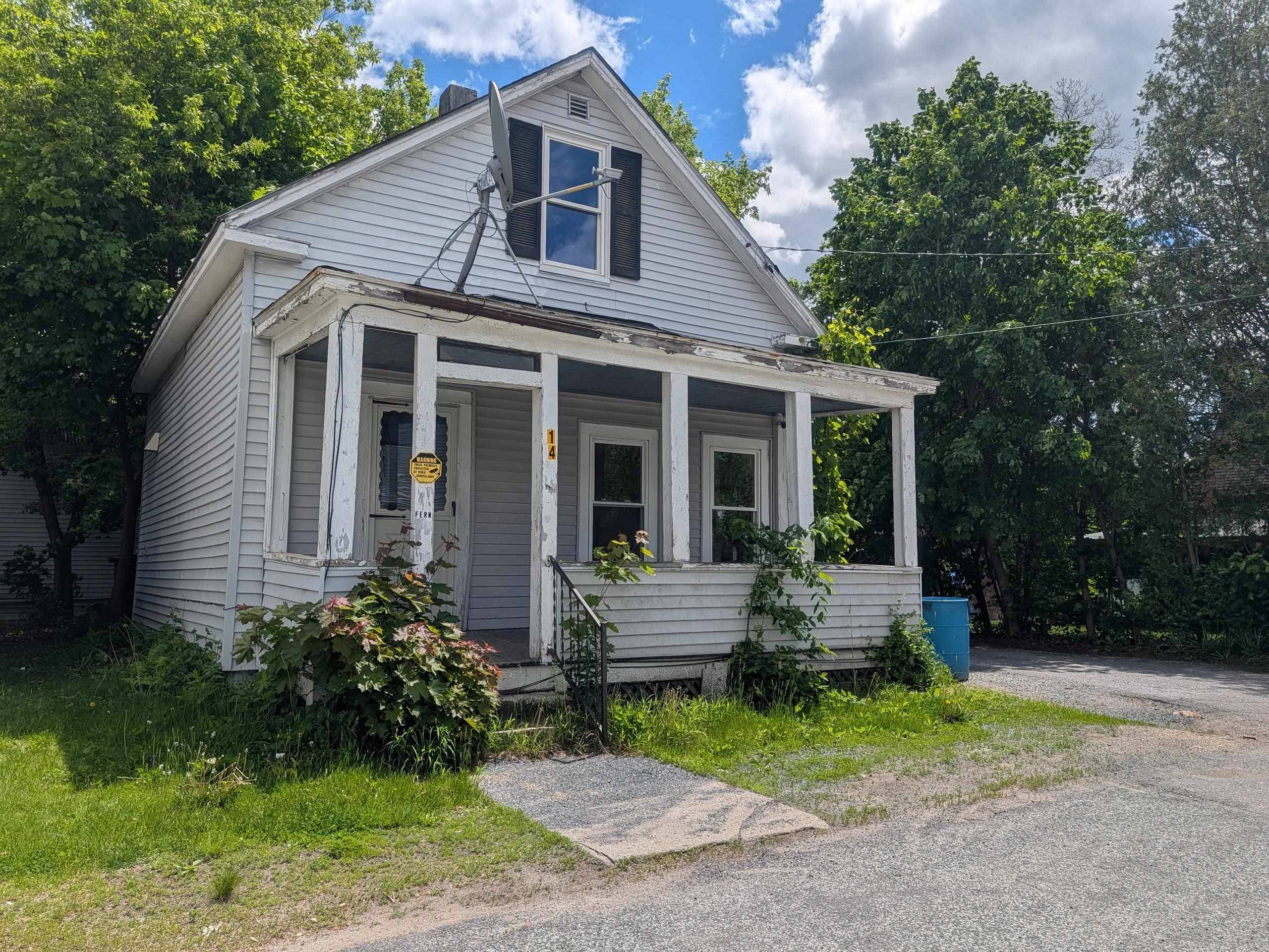 14 Fern St, Claremont, NH 03743