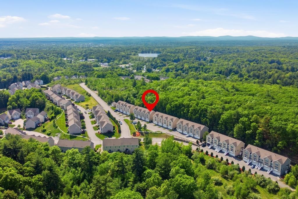 4 Aster Ct, Hudson, NH 03051