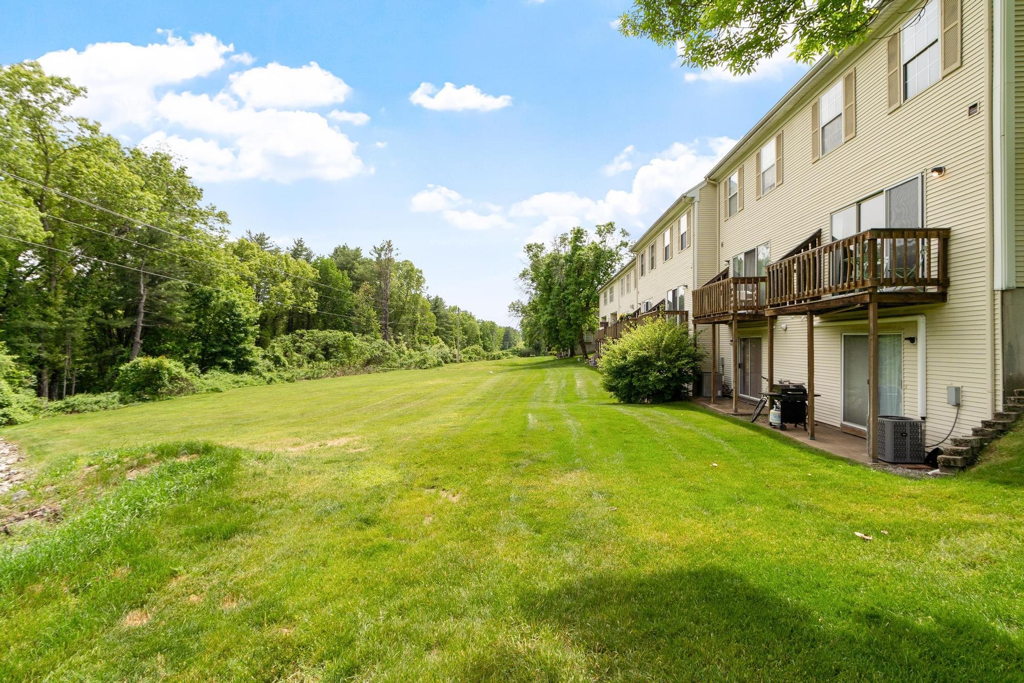59 Middlesex Rd, Merrimack, NH 03054