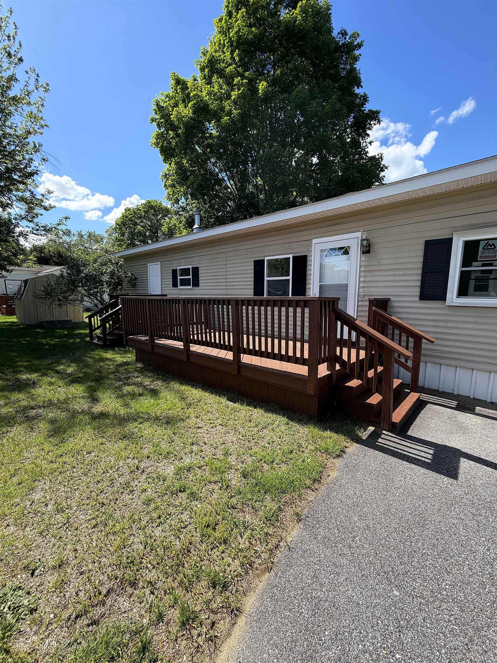 10 Sherman Dr, Boscawen, NH 03303