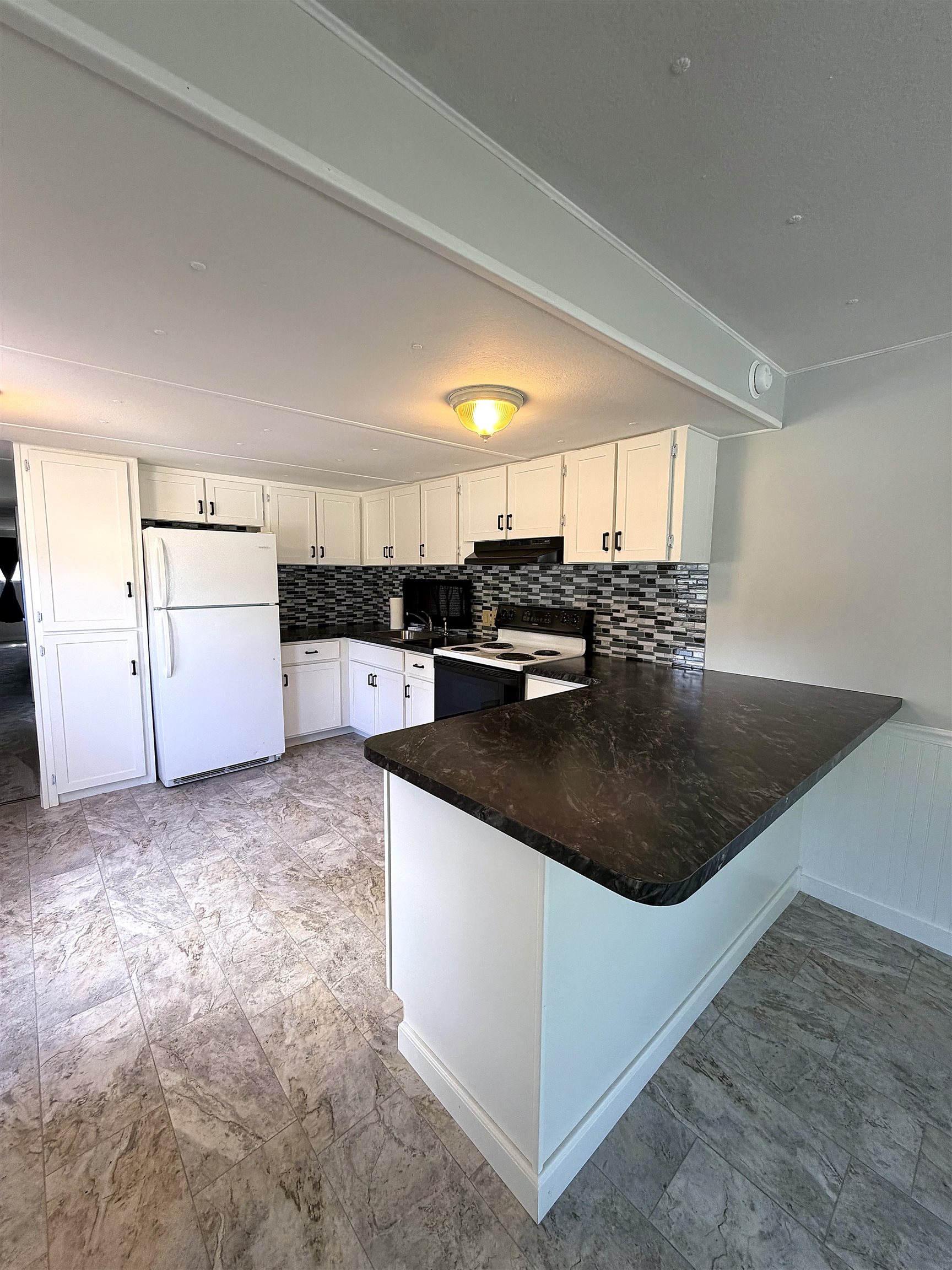 10 Sherman Dr, Boscawen, NH 03303