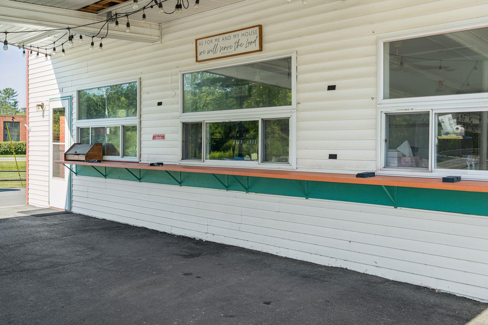 308 Sunapee St, Newport, NH 03773