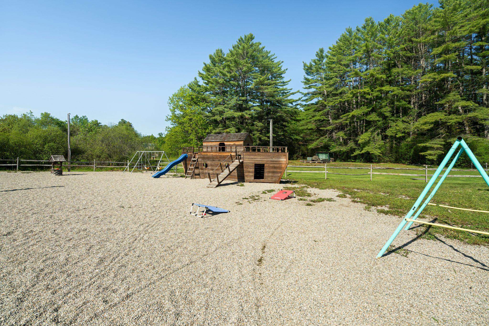 308 Sunapee St, Newport, NH 03773