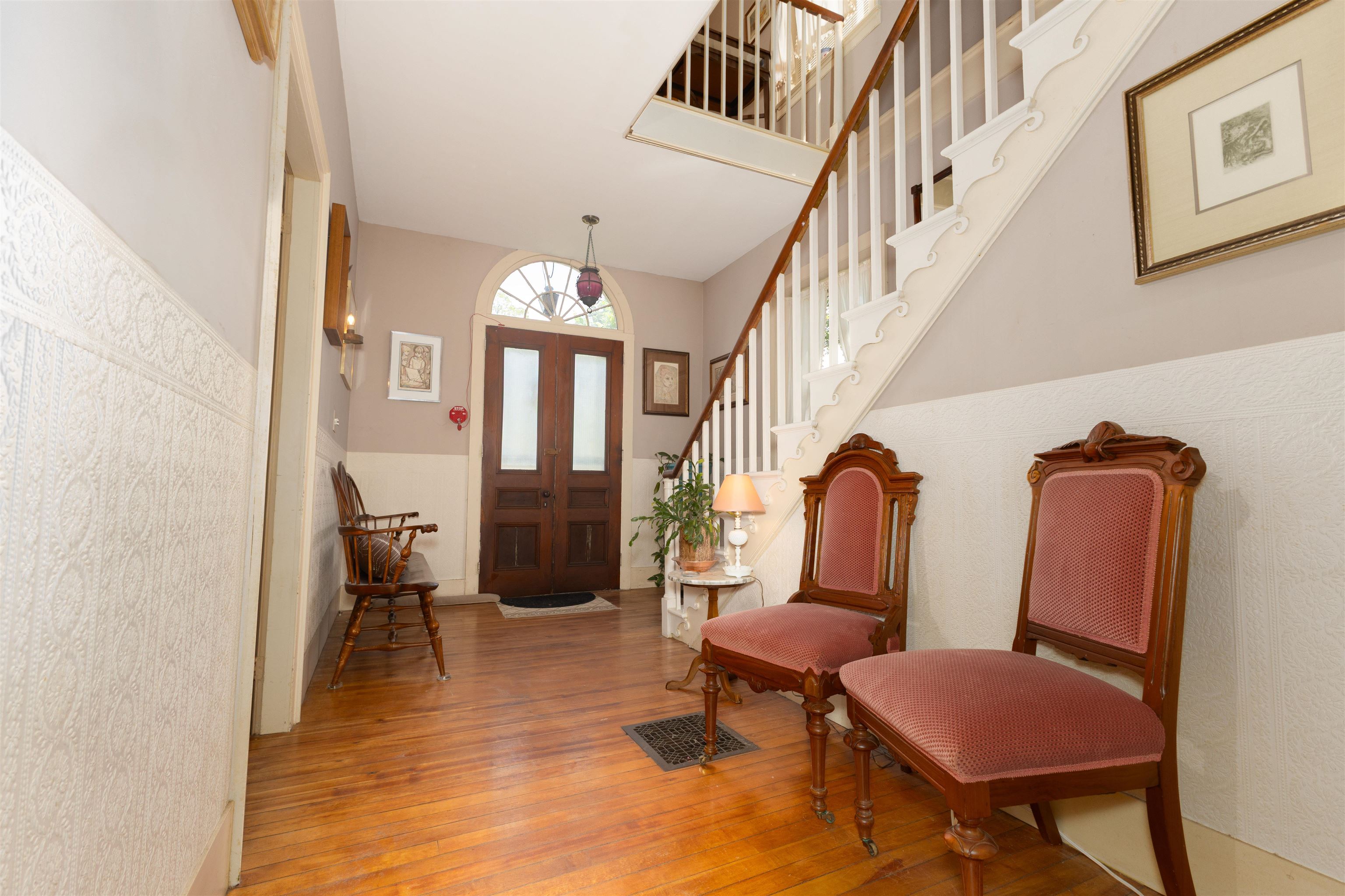 Front Foyer 25469795