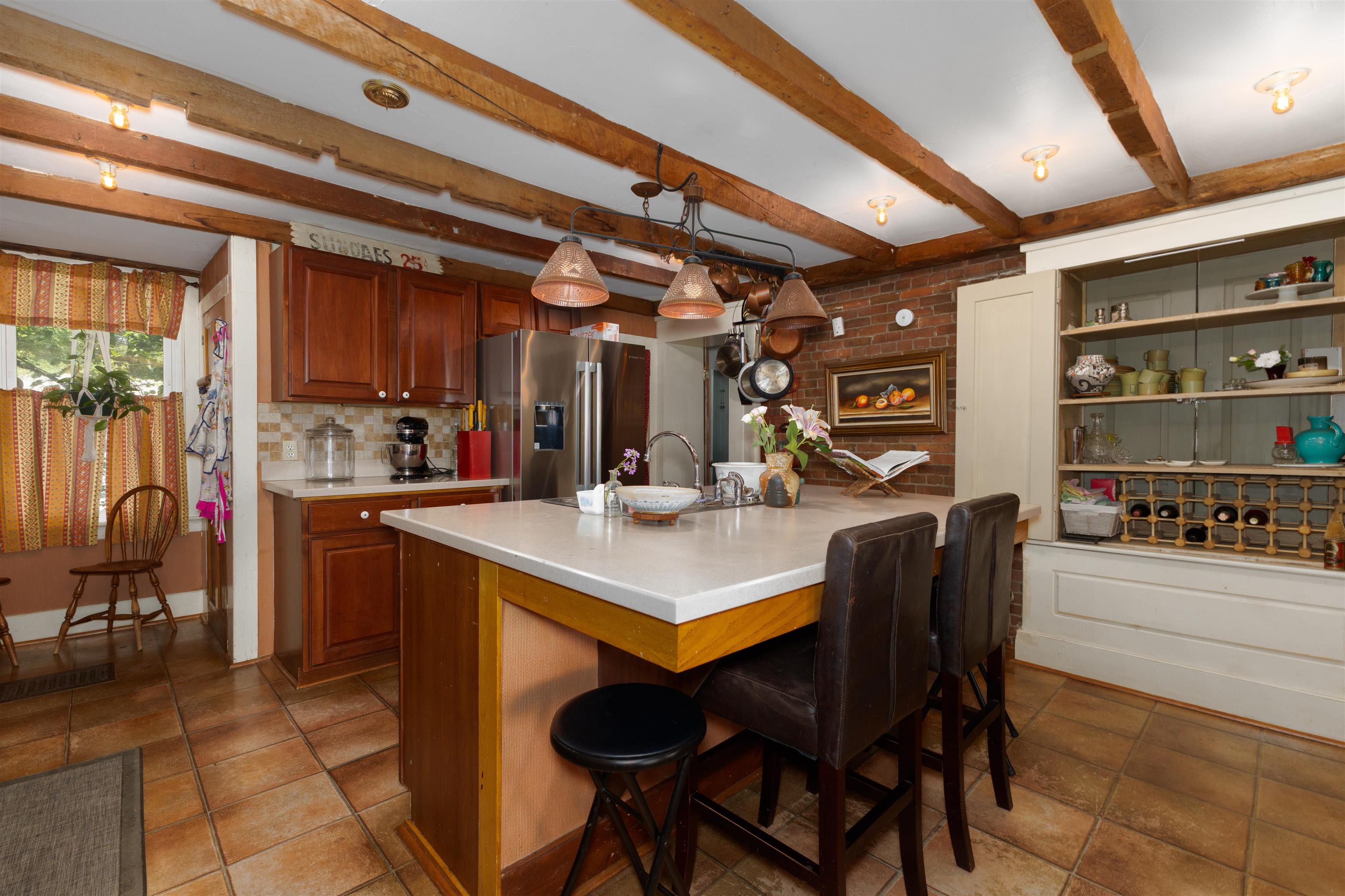 Breakfast Area in Kitchen 25469802