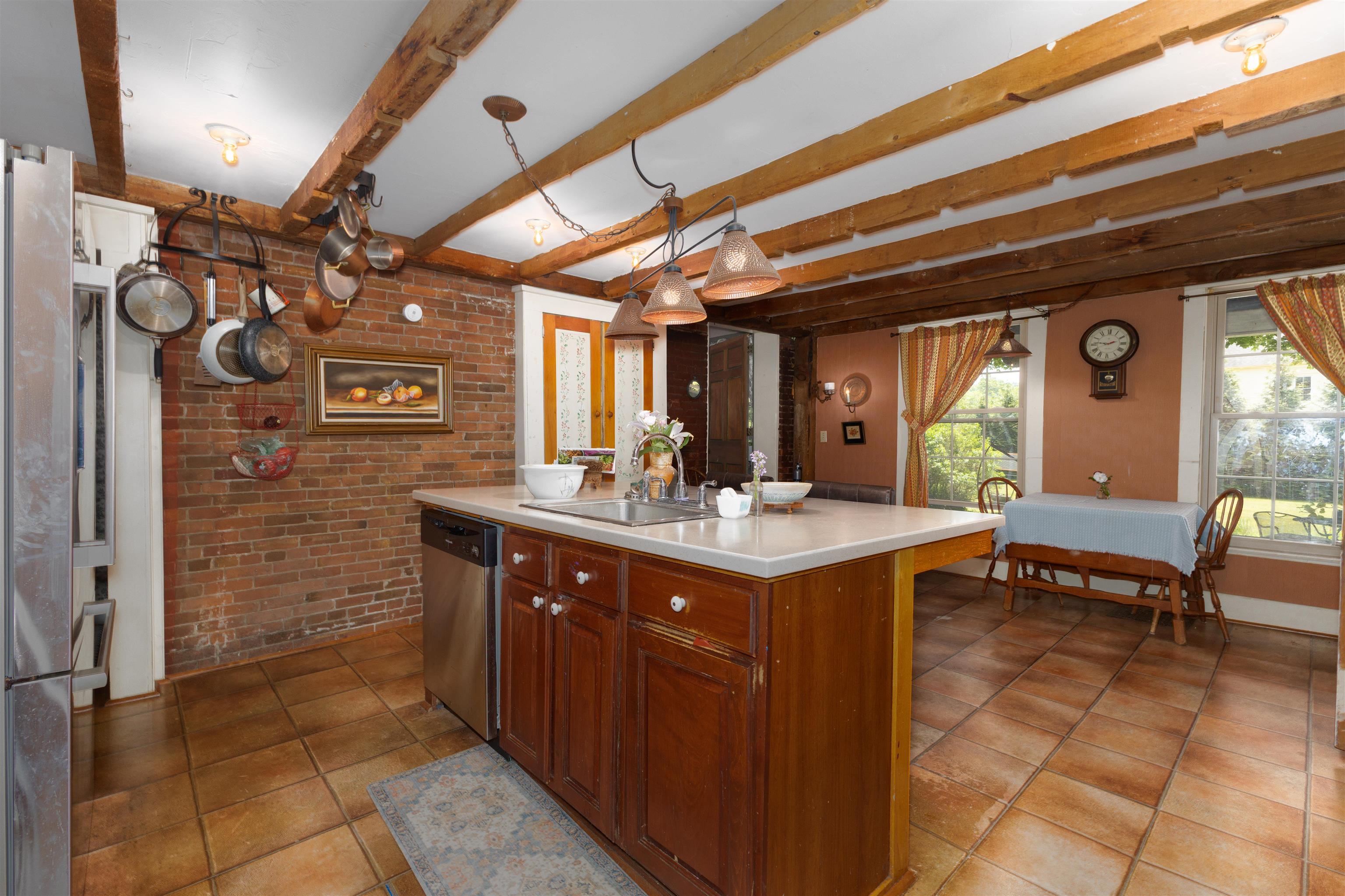Island with Sink 25469804
