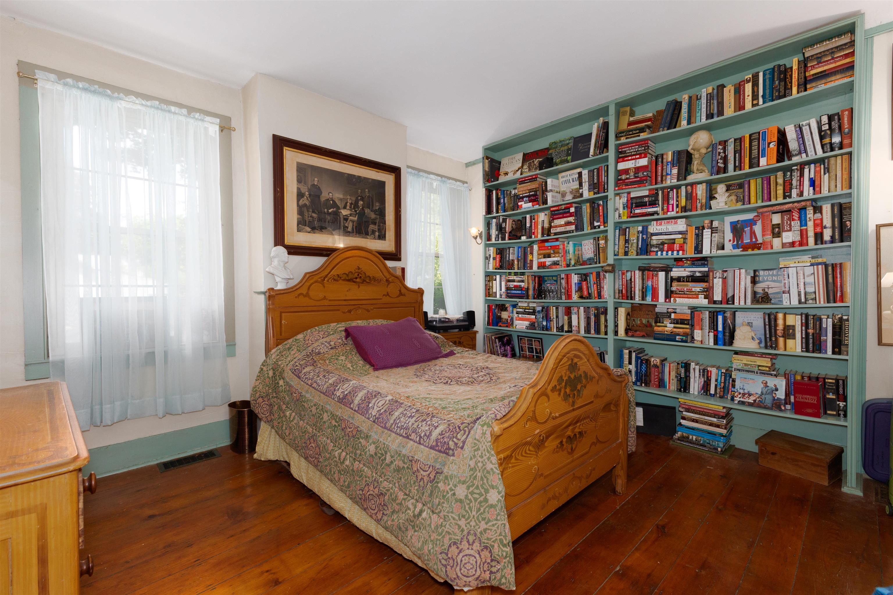First Floor Primary Bedroom 25469798
