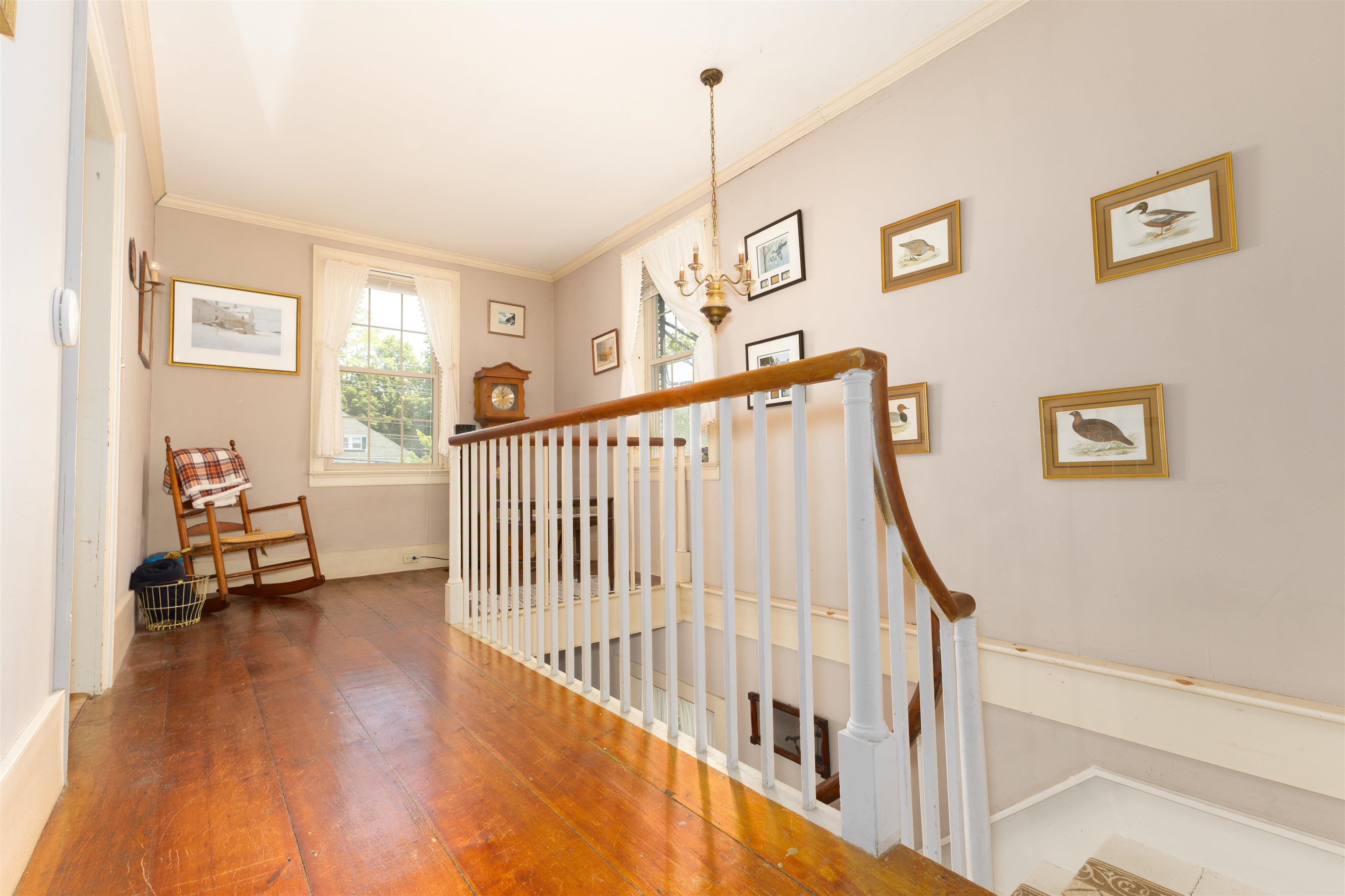 Second Floor Sitting Area 25469791