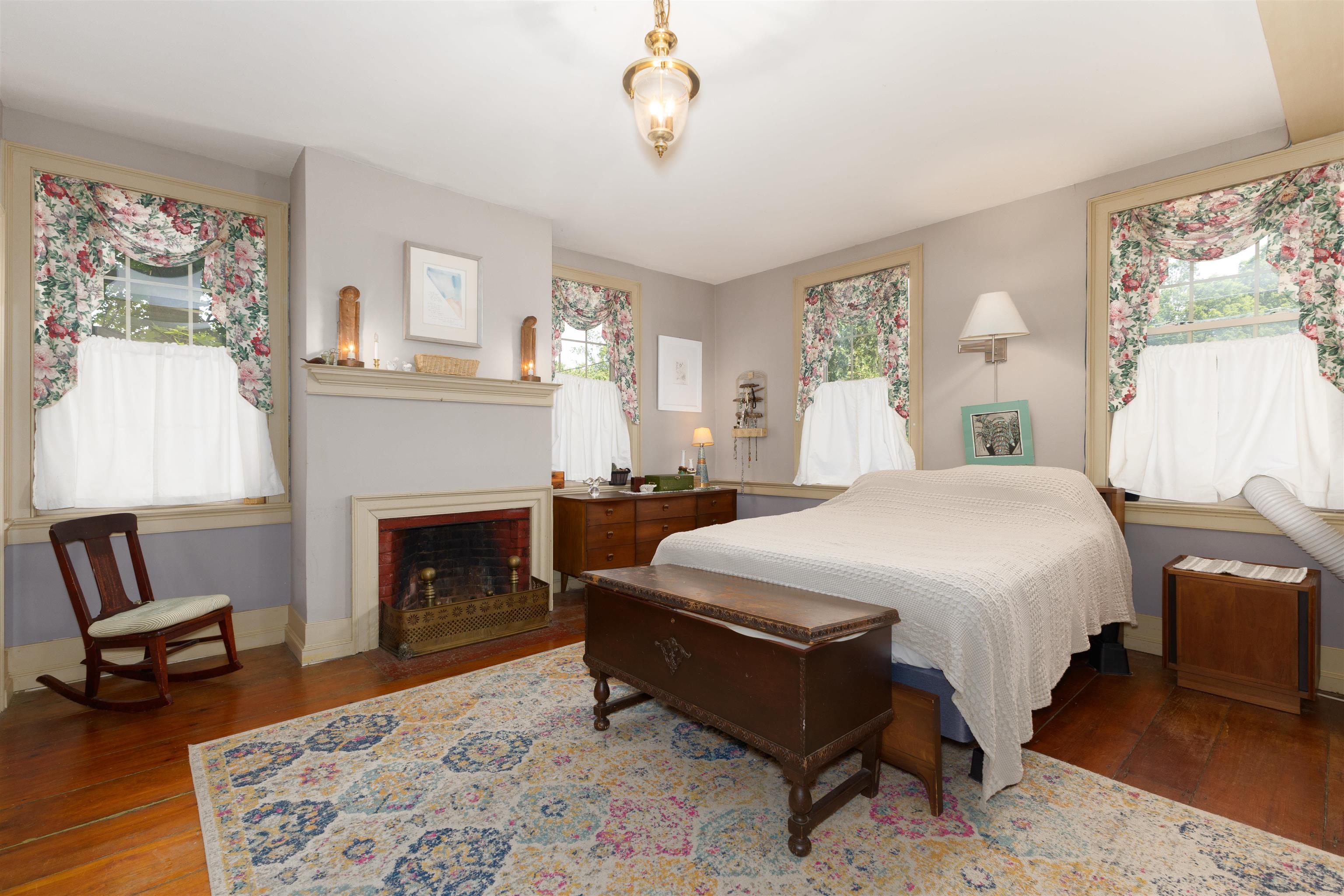 Primary Bedroom 25469790