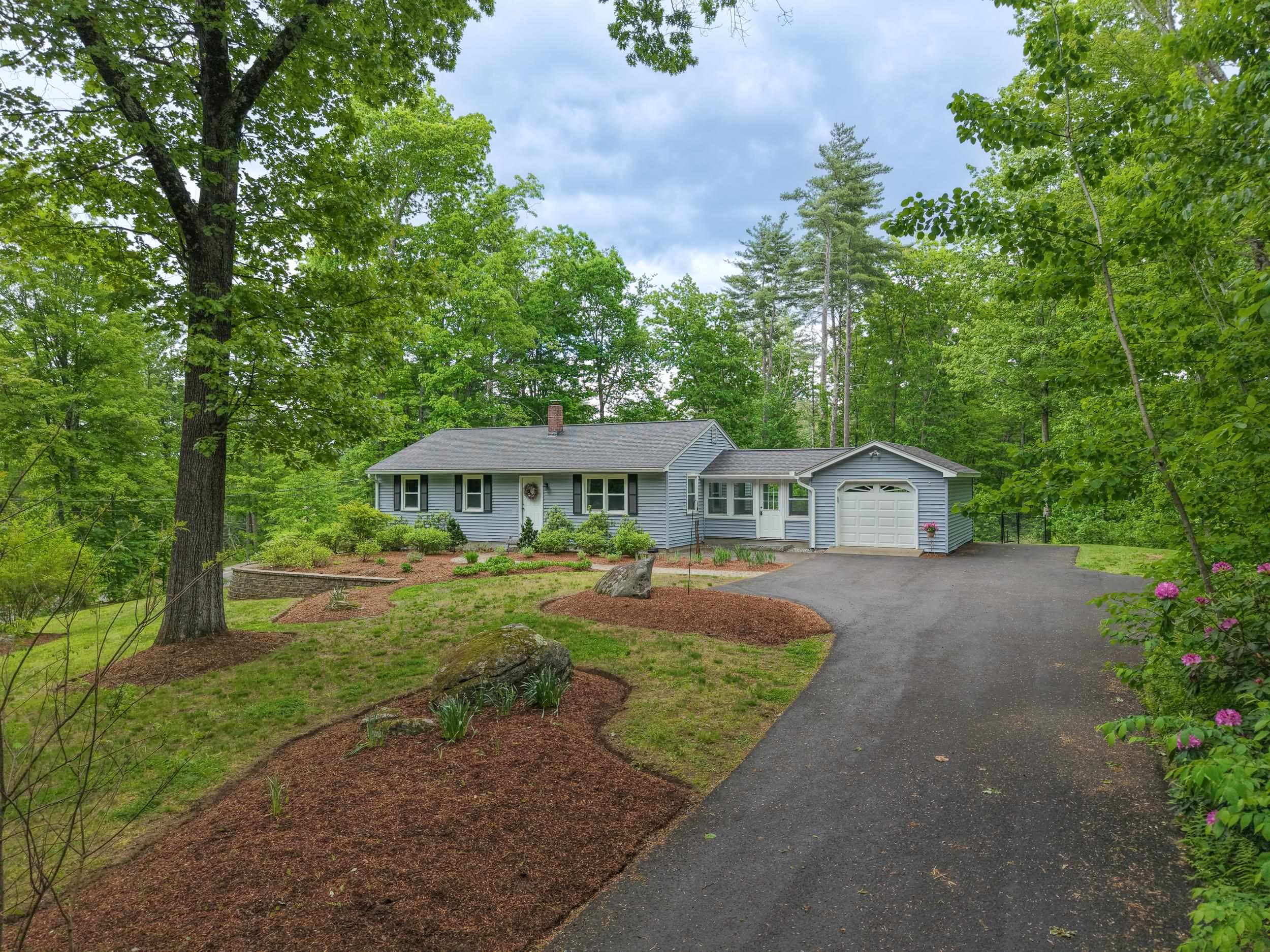 12 Ponemah Hill Rd, Amherst, NH 03031