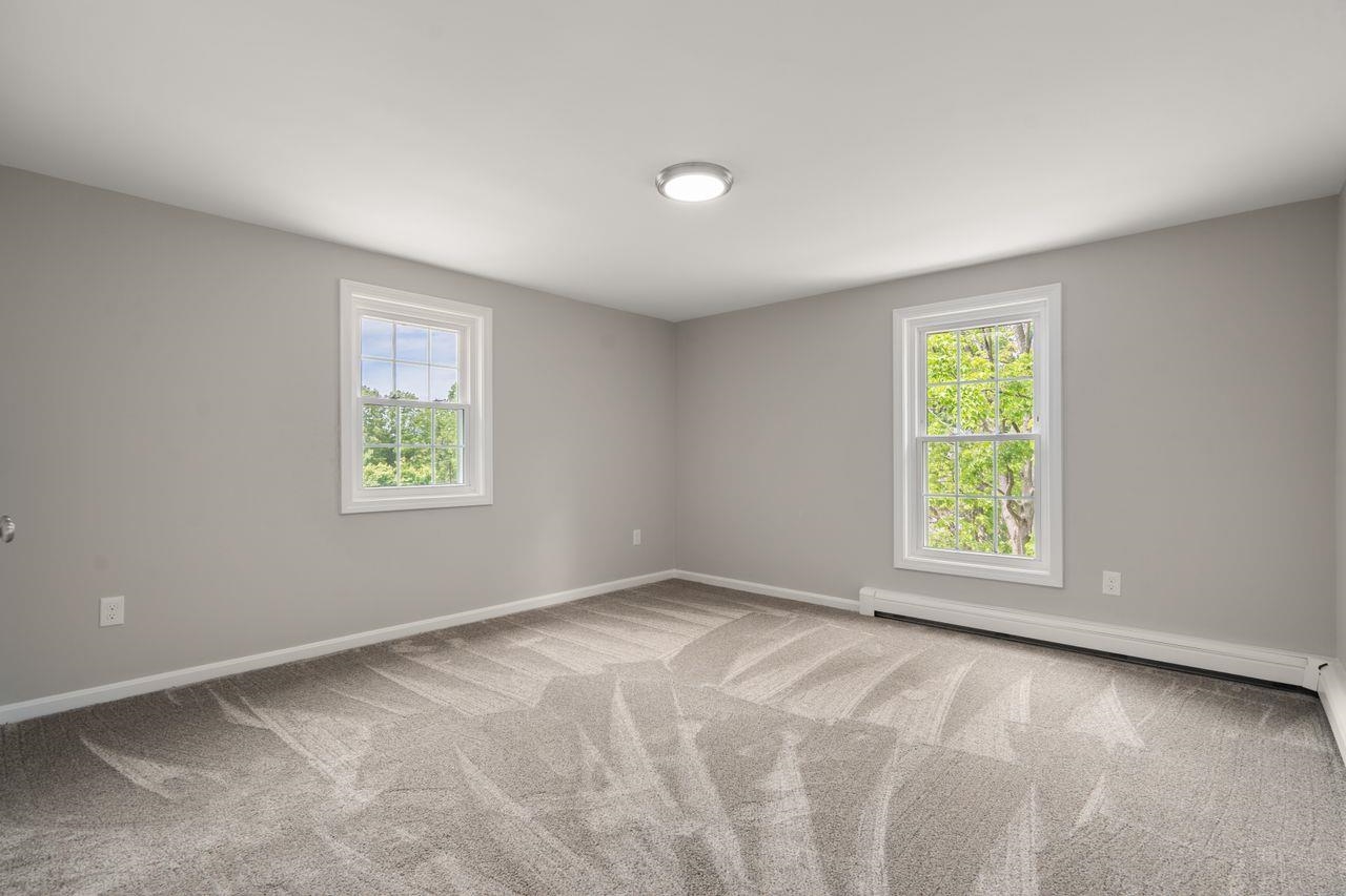6 Roberta Dr, Dover, NH 03820