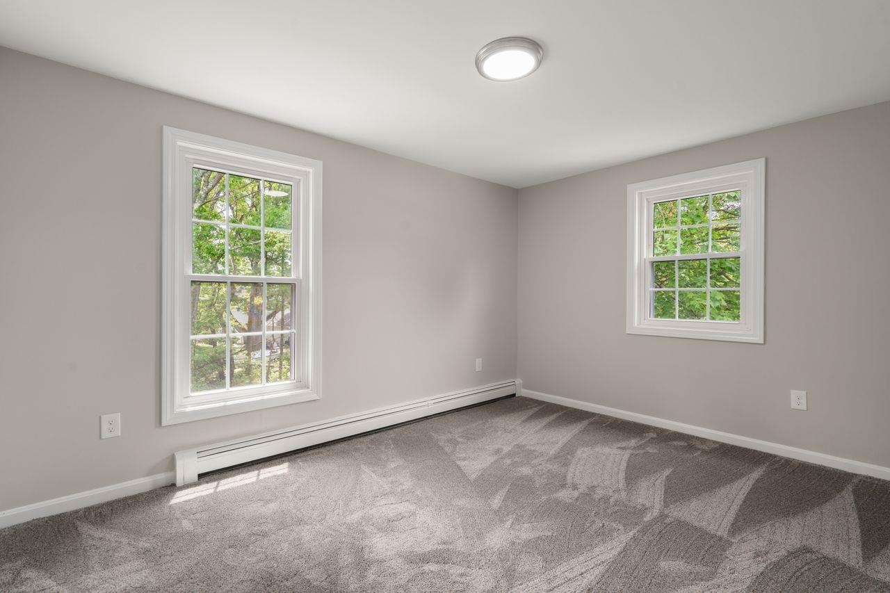 6 Roberta Dr, Dover, NH 03820