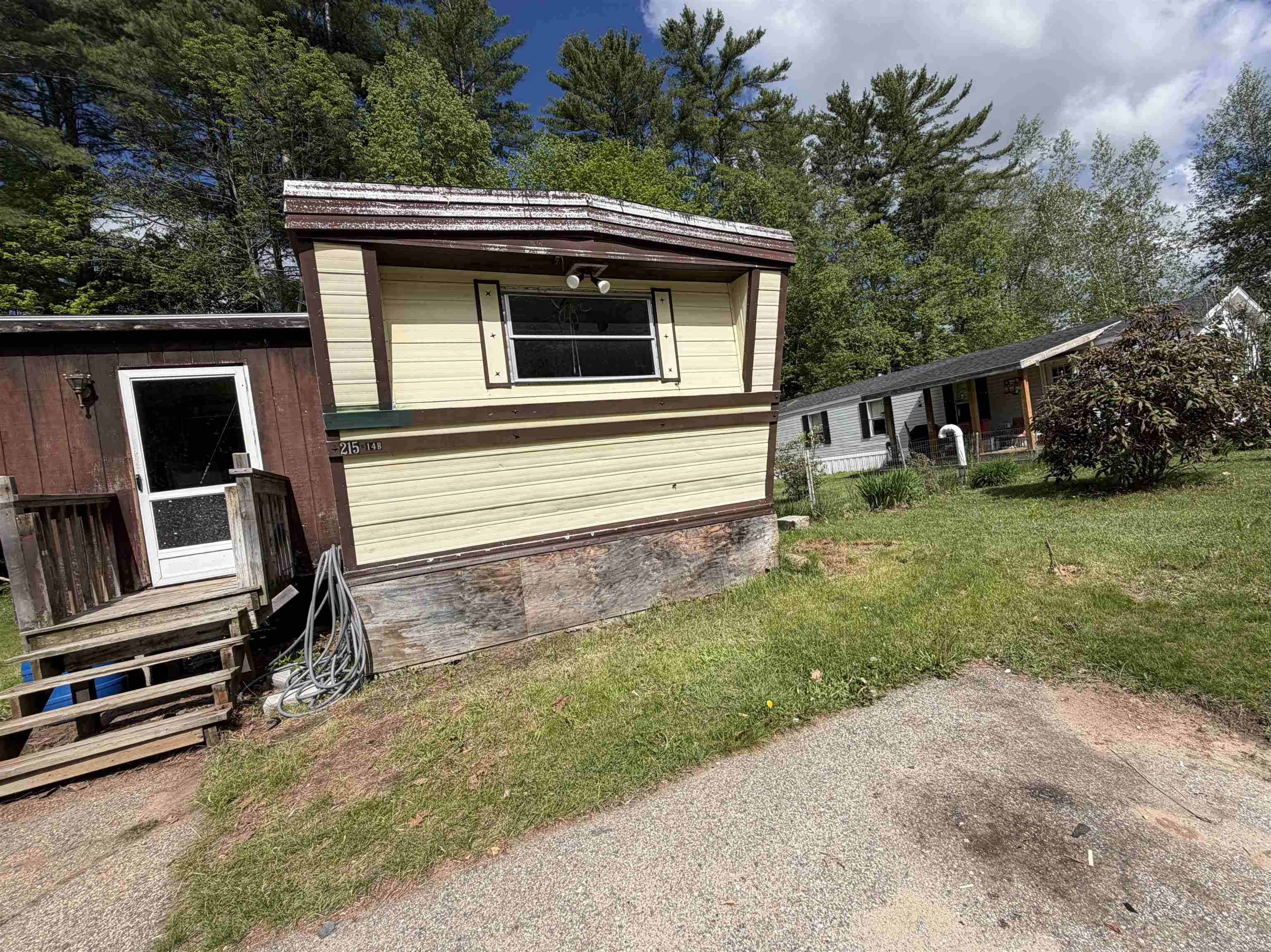 215 Riverside Dr, Campton, NH 03223