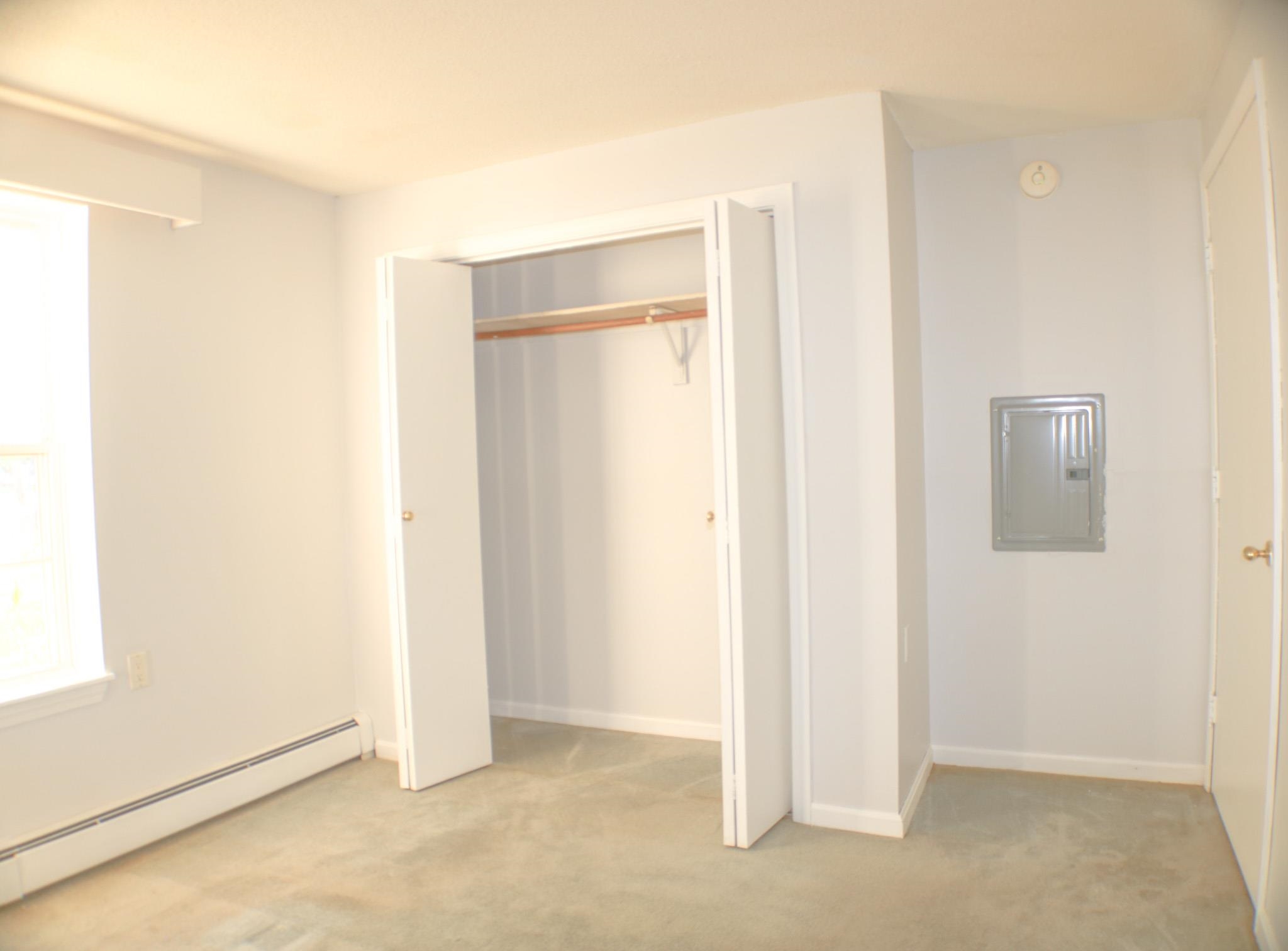 1702 White Cedar Blvd, Portsmouth, NH 03801