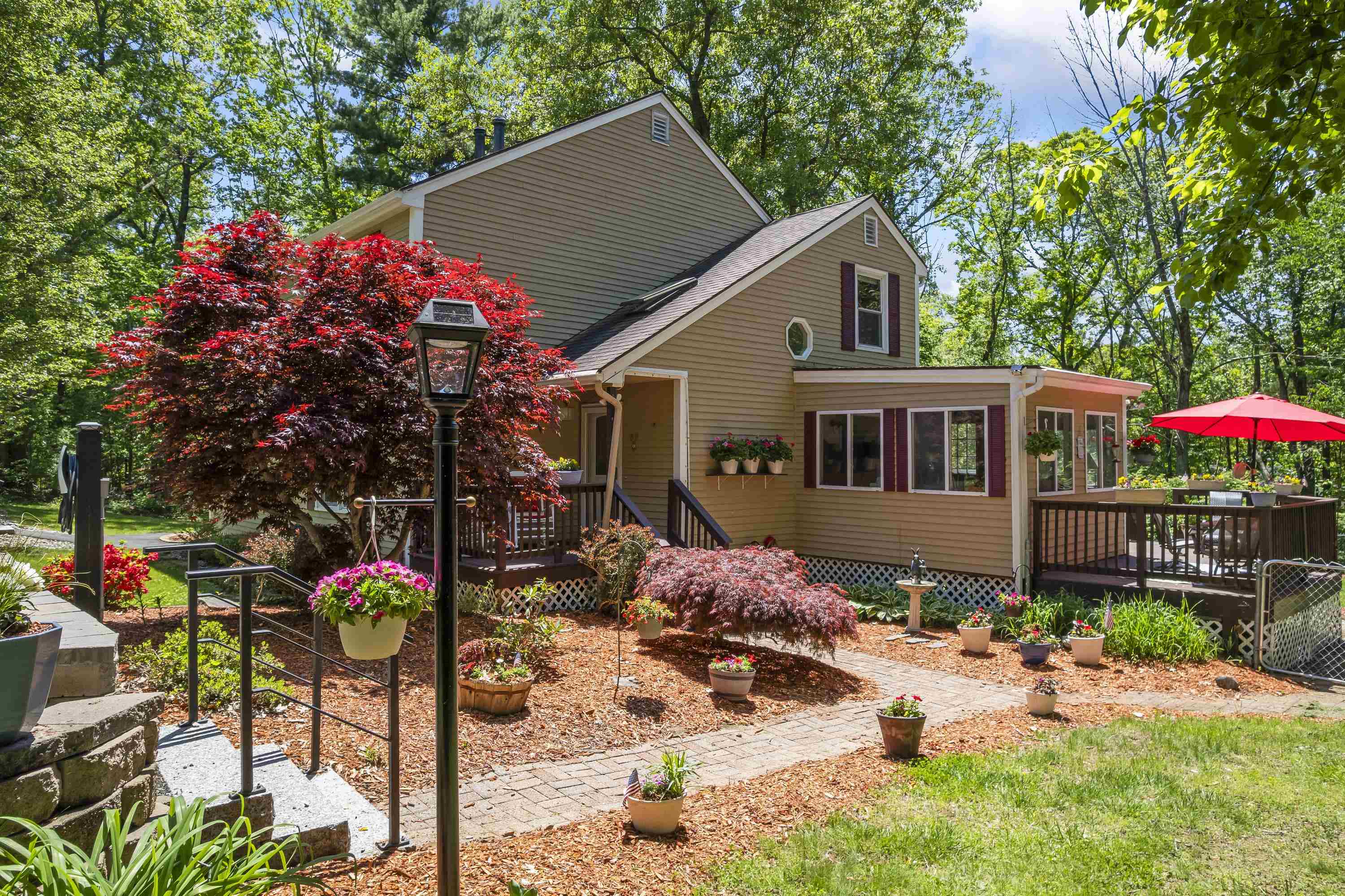 3 Richardson Dr, Derry, NH 03038