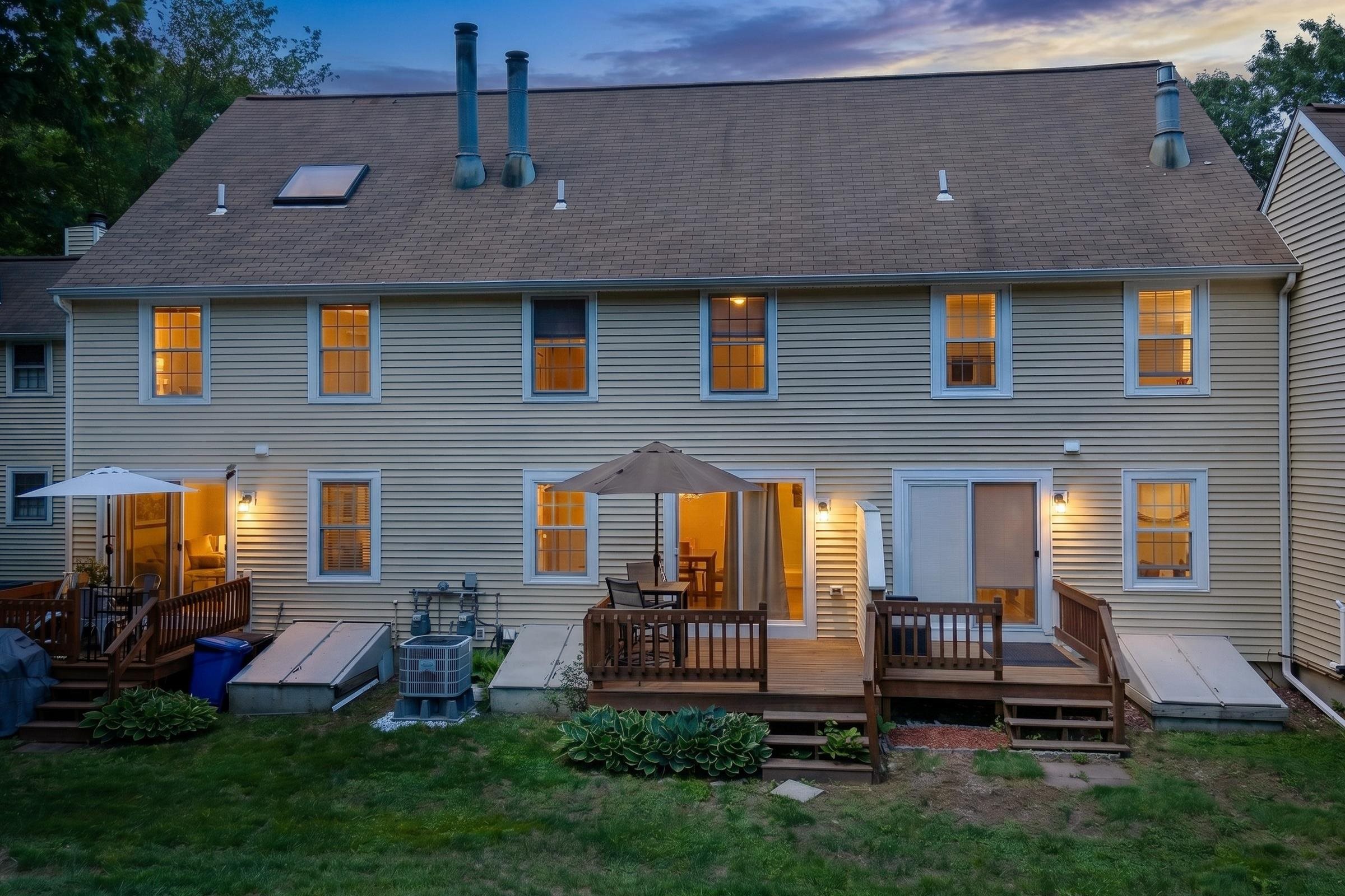114 Winterwood Dr, Londonderry, NH 03053