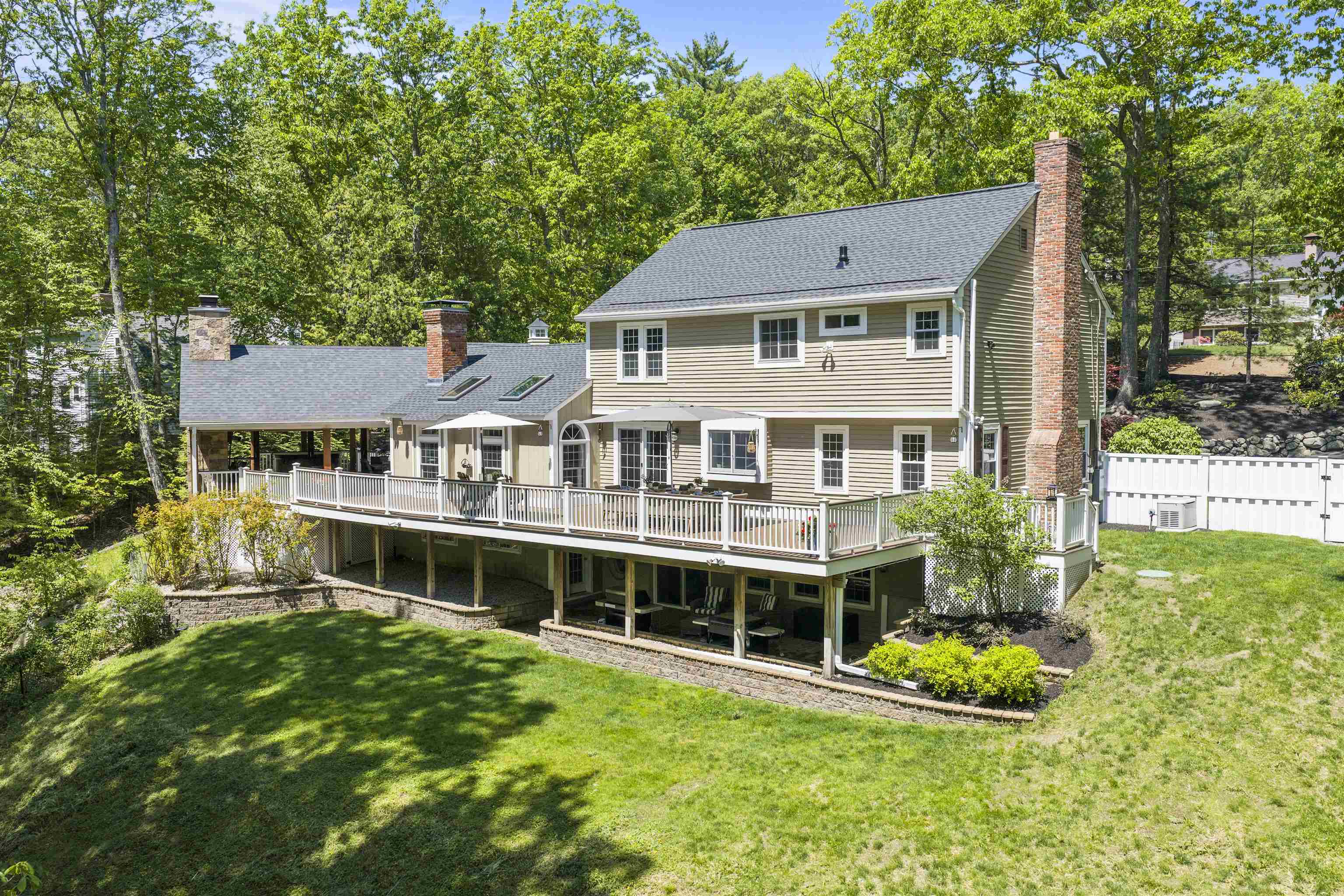 37 Birchwood Cir, Bedford, NH 03110