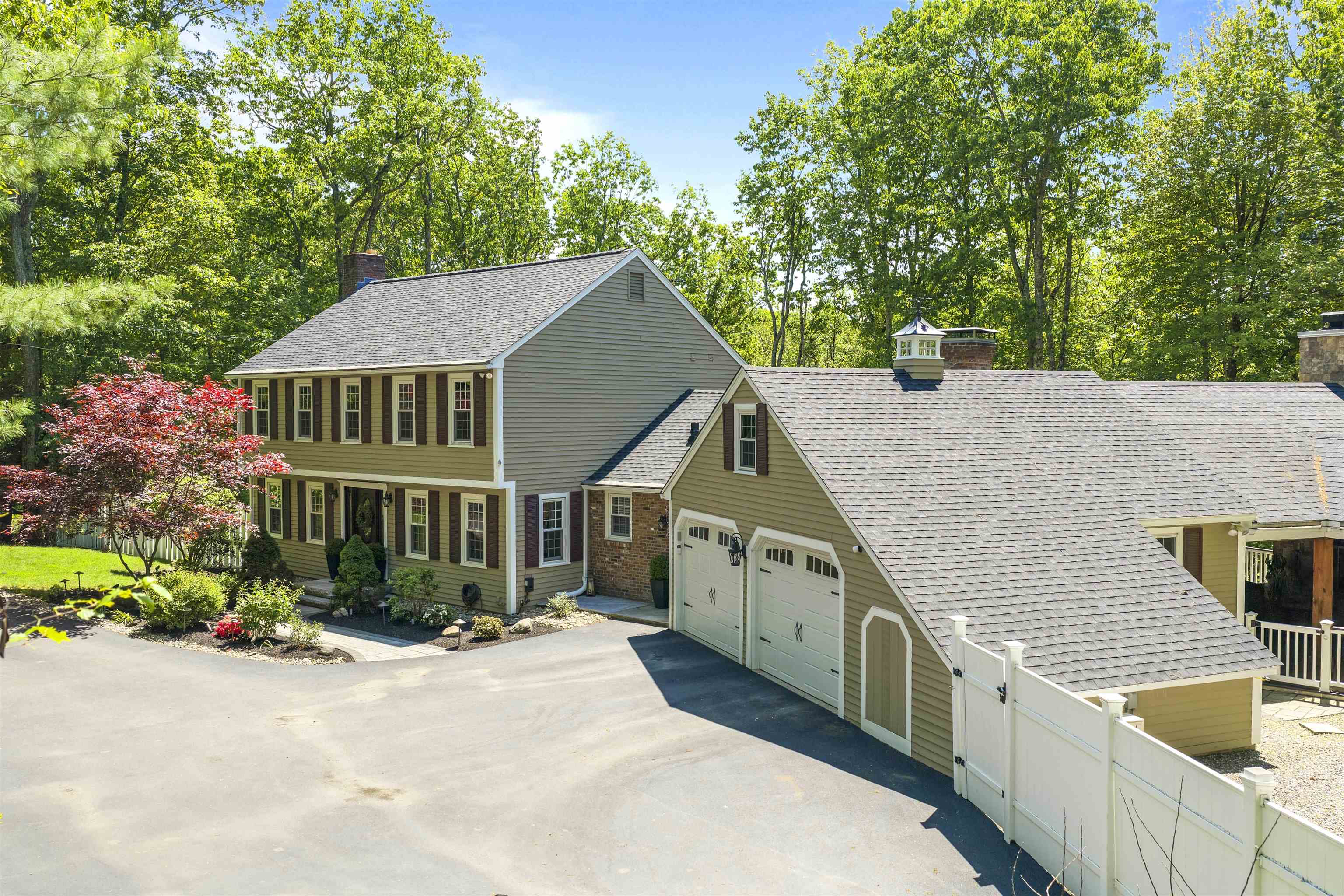 37 Birchwood Cir, Bedford, NH 03110