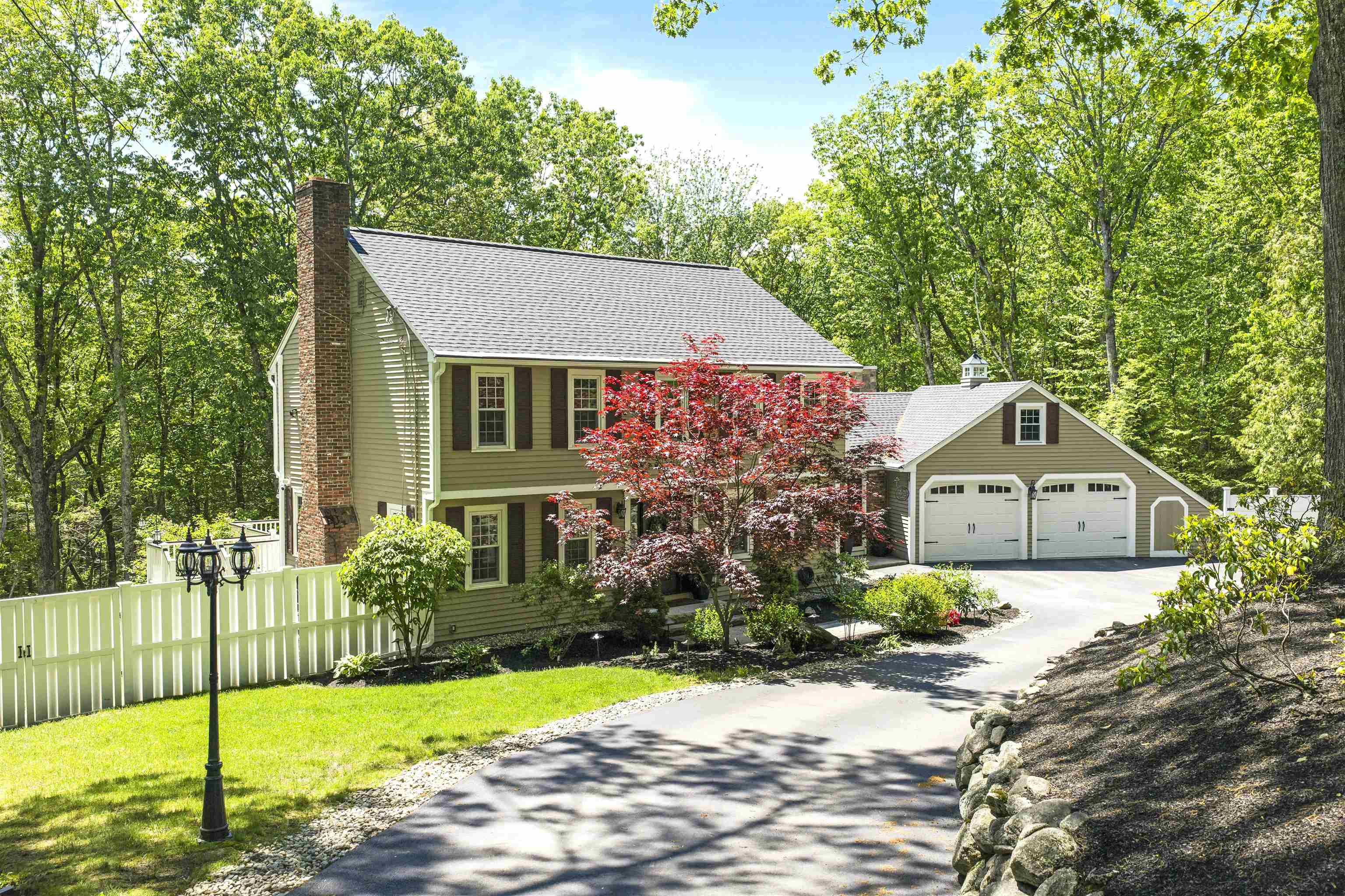 37 Birchwood Cir, Bedford, NH 03110