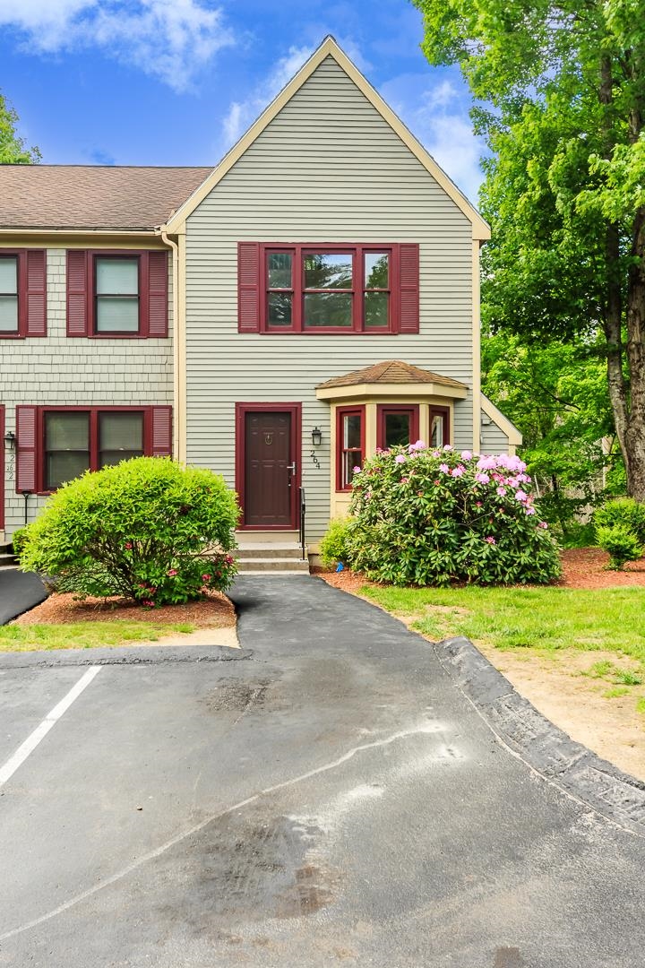 Nashua NH&nbsp;Condo for sale $$445,000 $227 per sq.ft.
