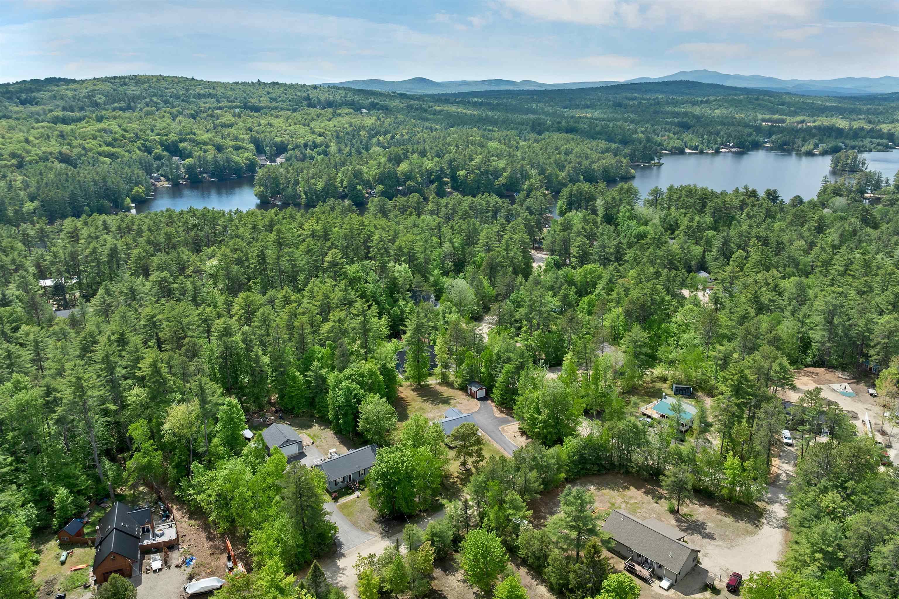 357 Robinhood Dr, Wakefield, NH 03872