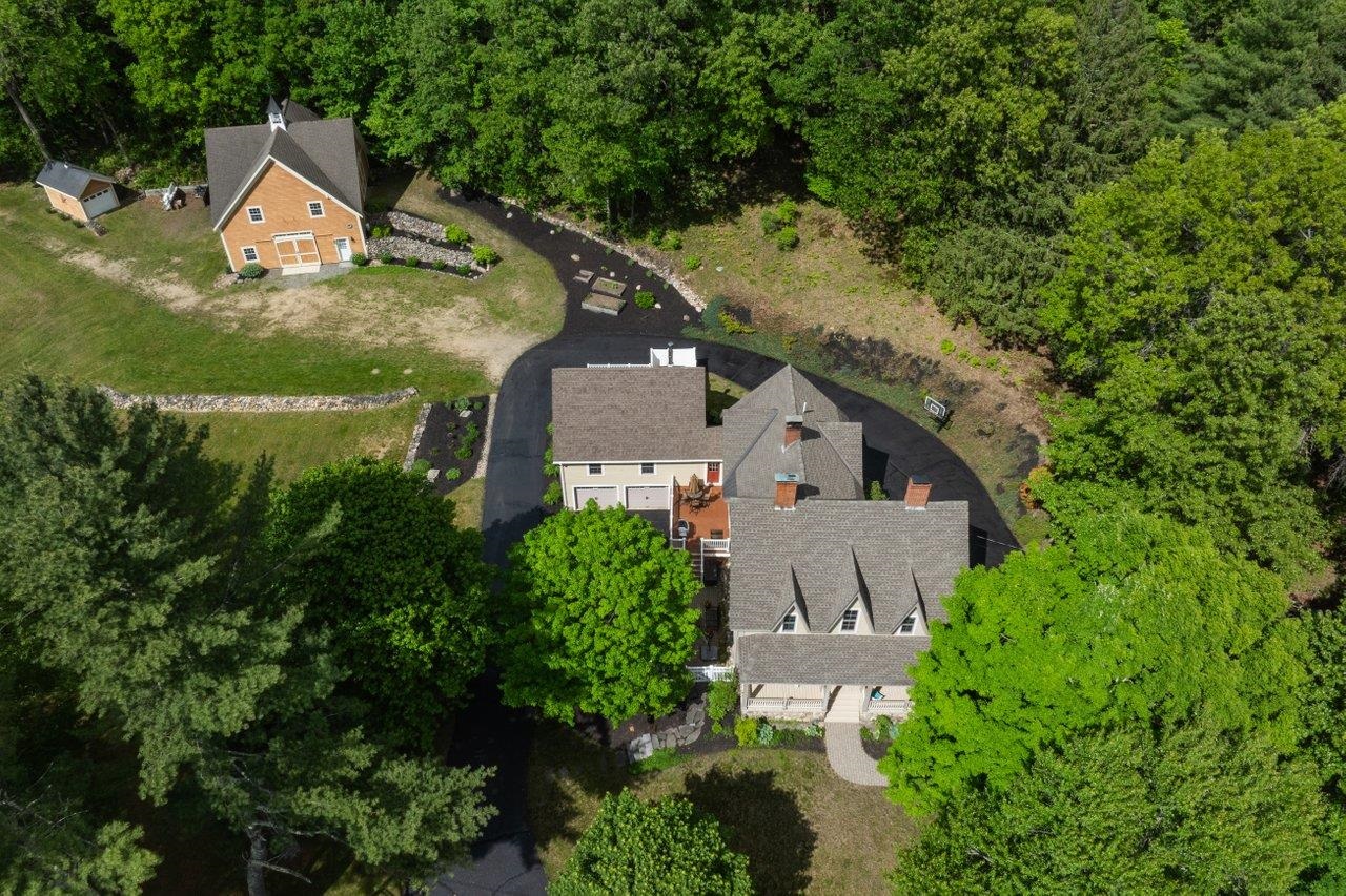 295 Wadleigh Falls Rd, Lee, NH 03861
