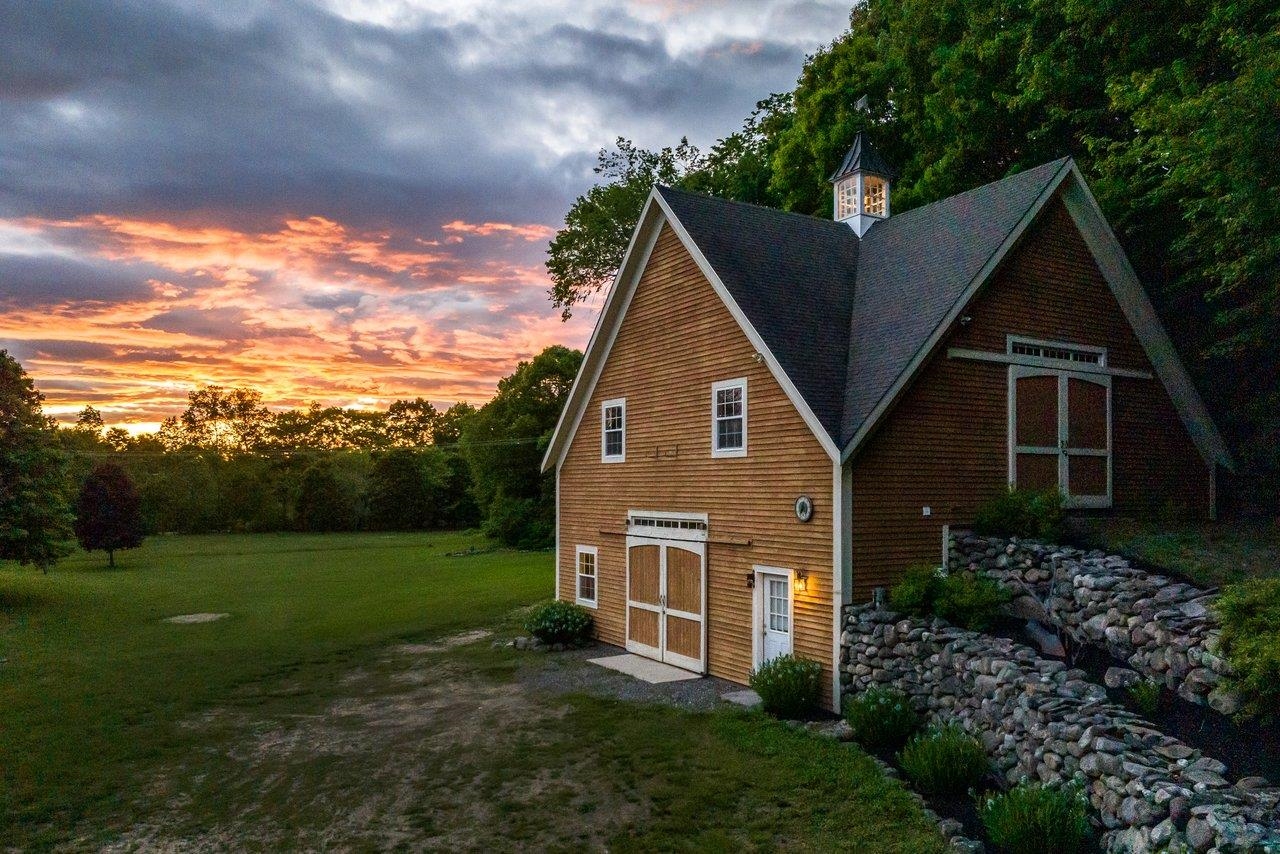 295 Wadleigh Falls Rd, Lee, NH 03861