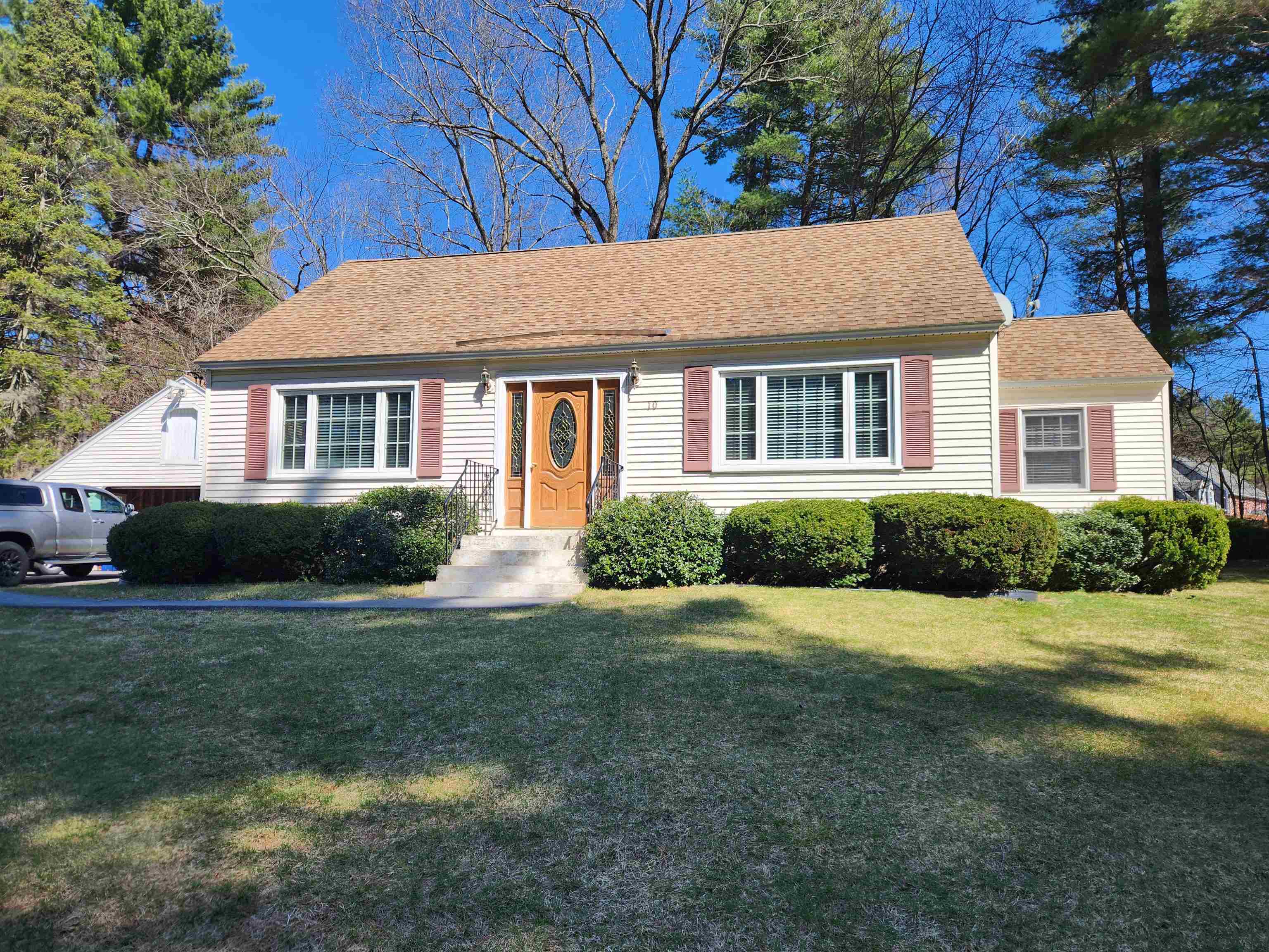 MLS 5091638: 10 Whiton Place, Plaistow NH