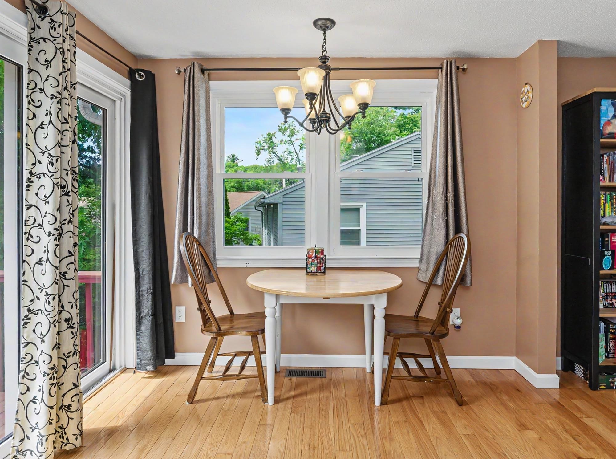 6 Killian Dr, Nashua, NH 03062-3717