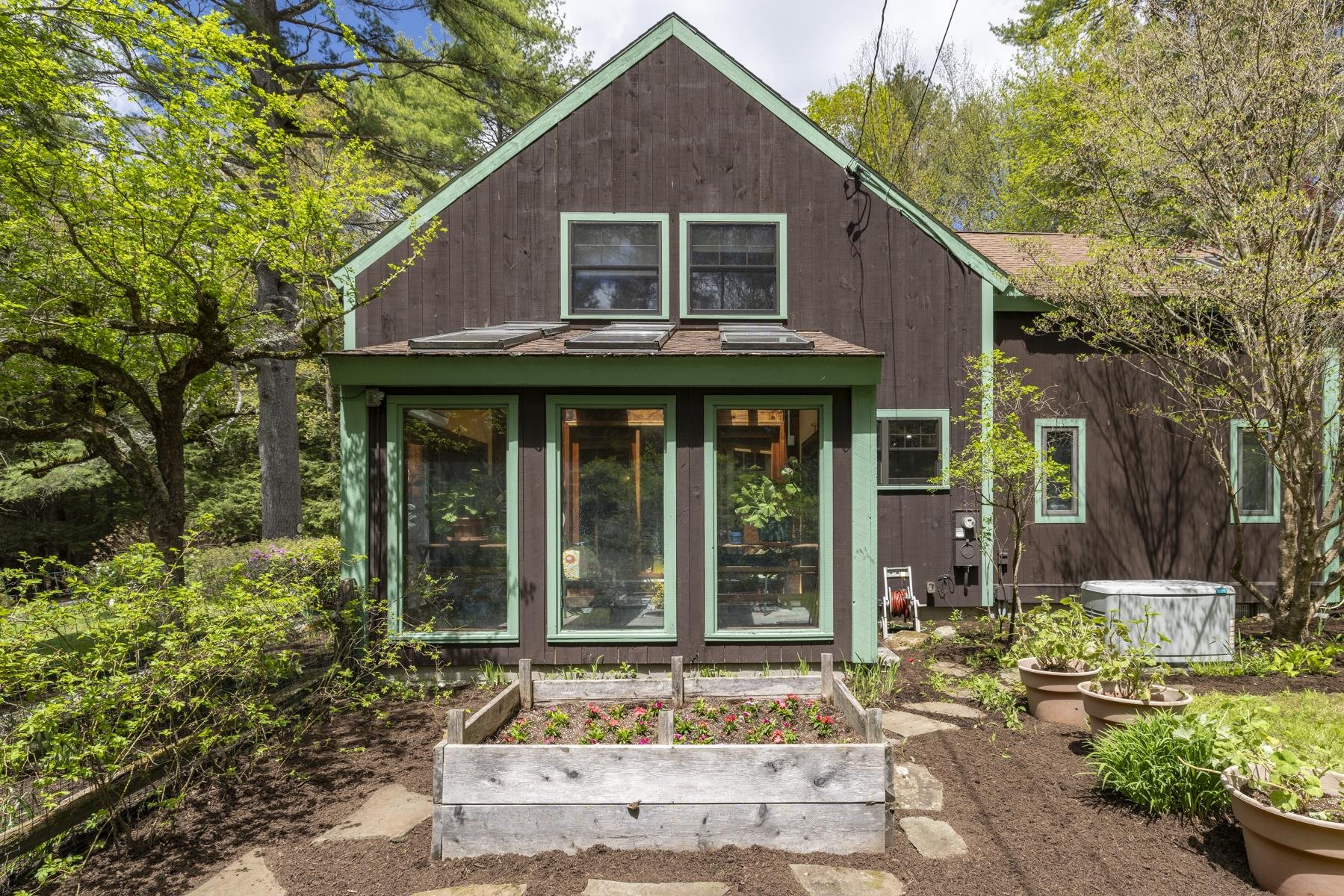 1526 South Rd, Hopkinton, NH 03229
