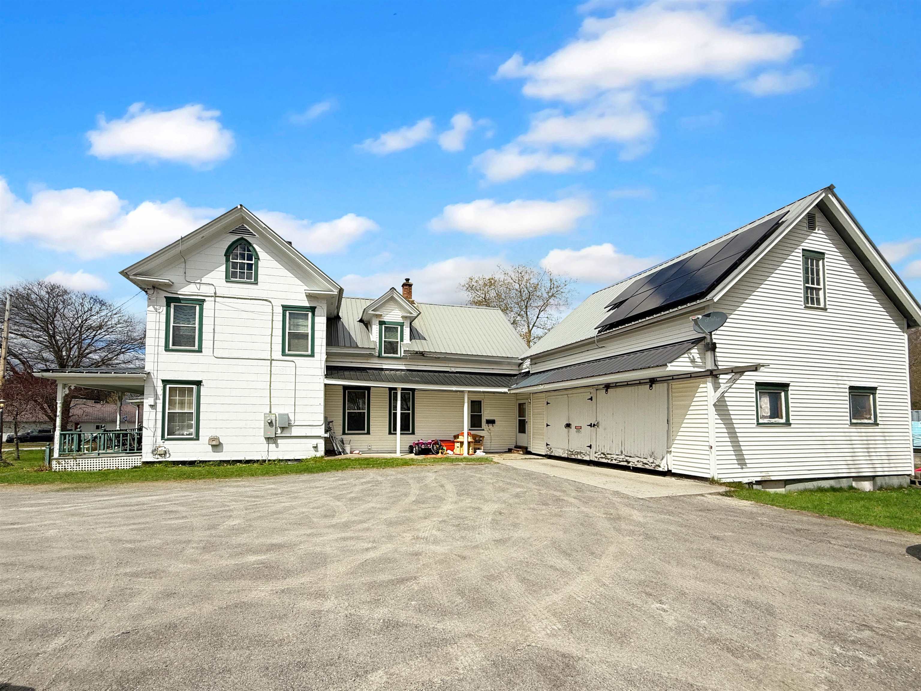 17 Merrill St, Colebrook, NH 03576