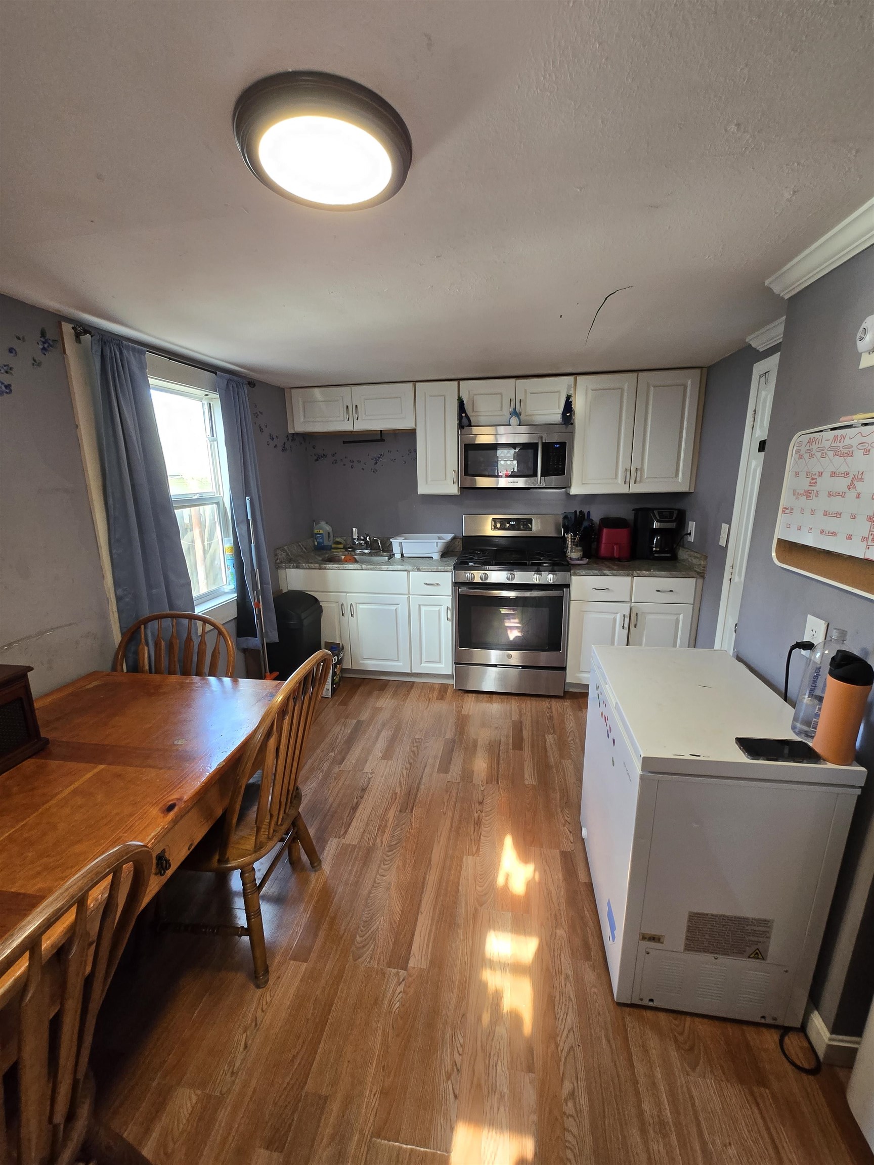 28-28A Ash St, Nashua, NH 03060