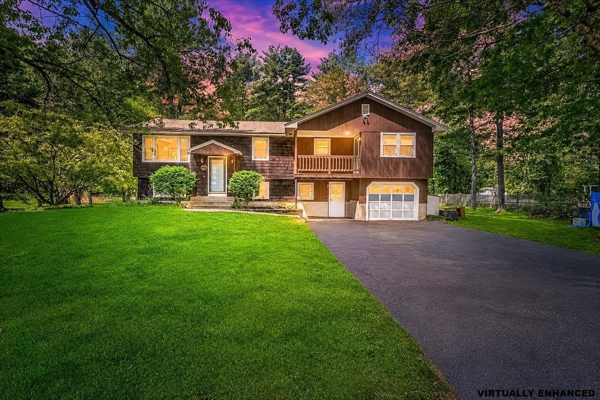 3 Ermer Rd, Derry, NH 03038