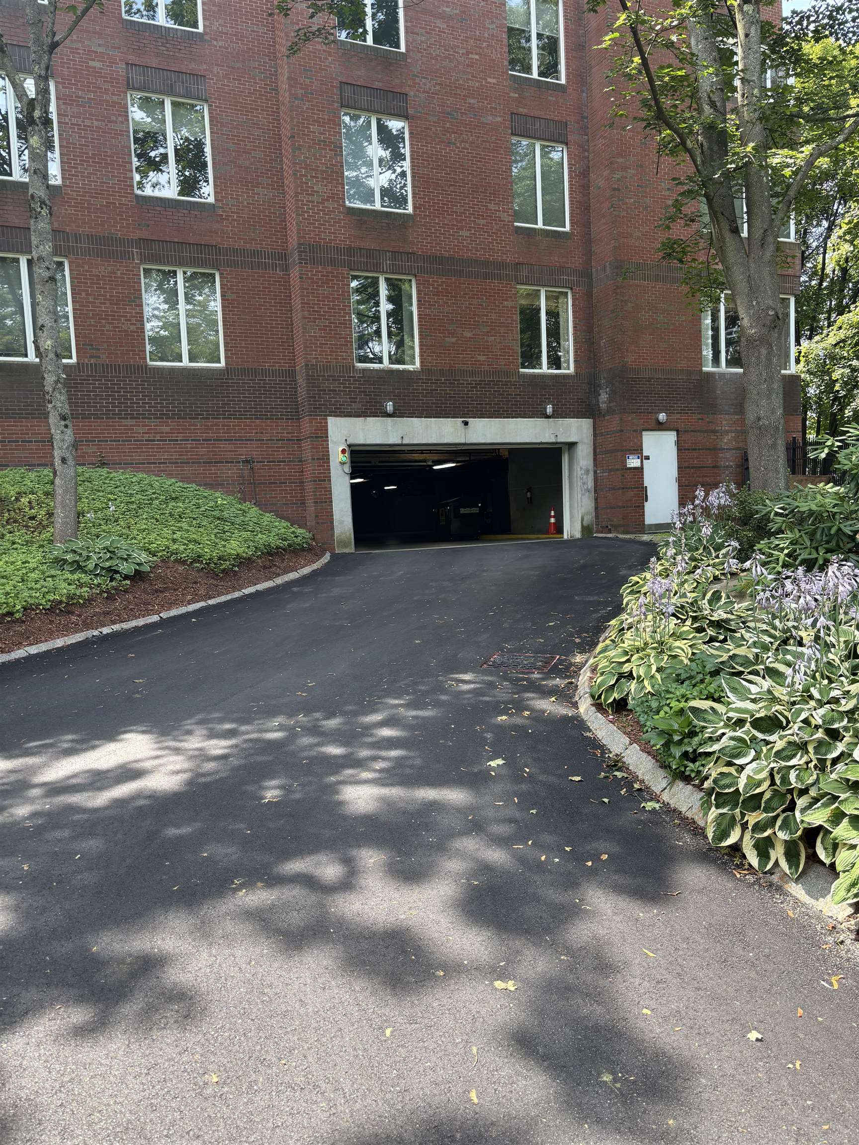 300 North River Rd, Manchester, NH 03104